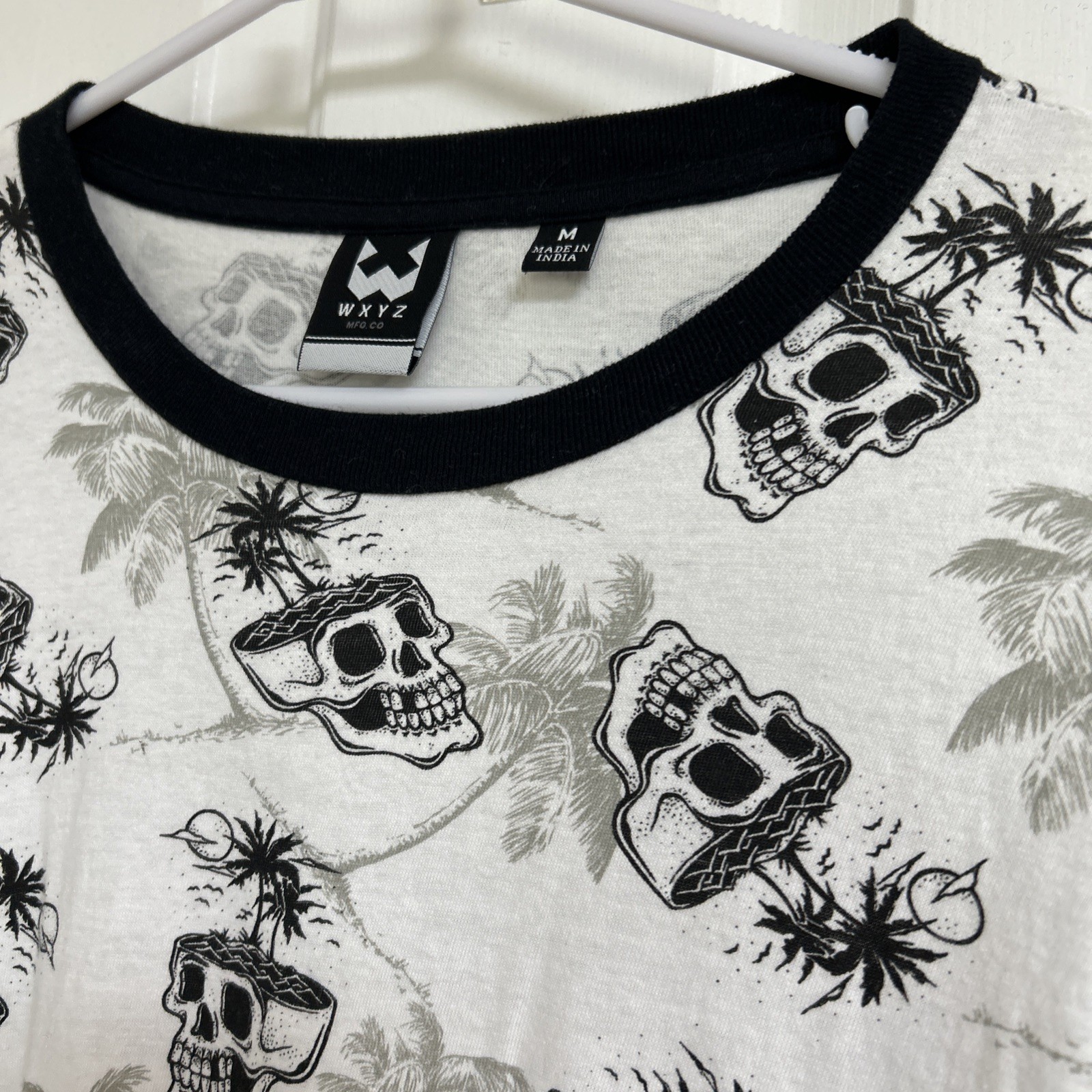 WXYZ Men’s Medium White Skull Palm Tree All Over Print AOP T-Shirt