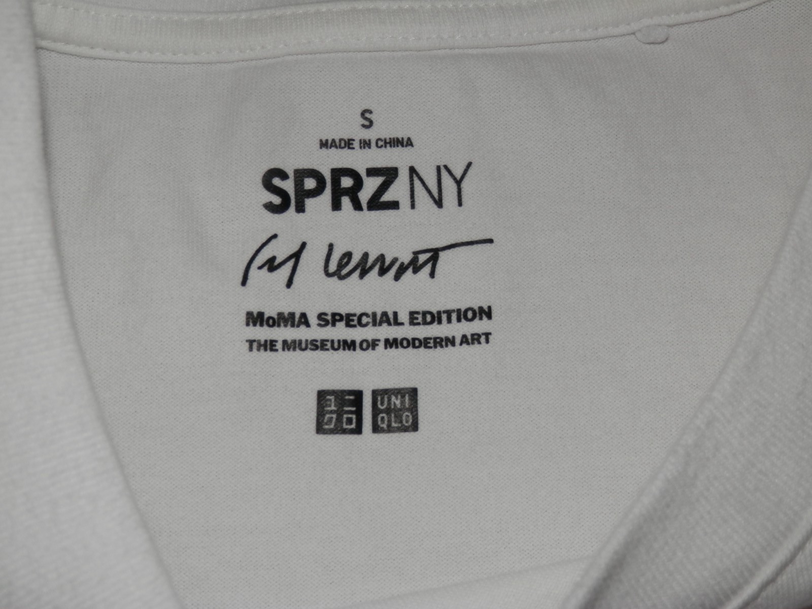 Uniqlo SPRZ NY Sol Lewitt MoMA Special Ed Mens Small Shirt w/ Raised Velour