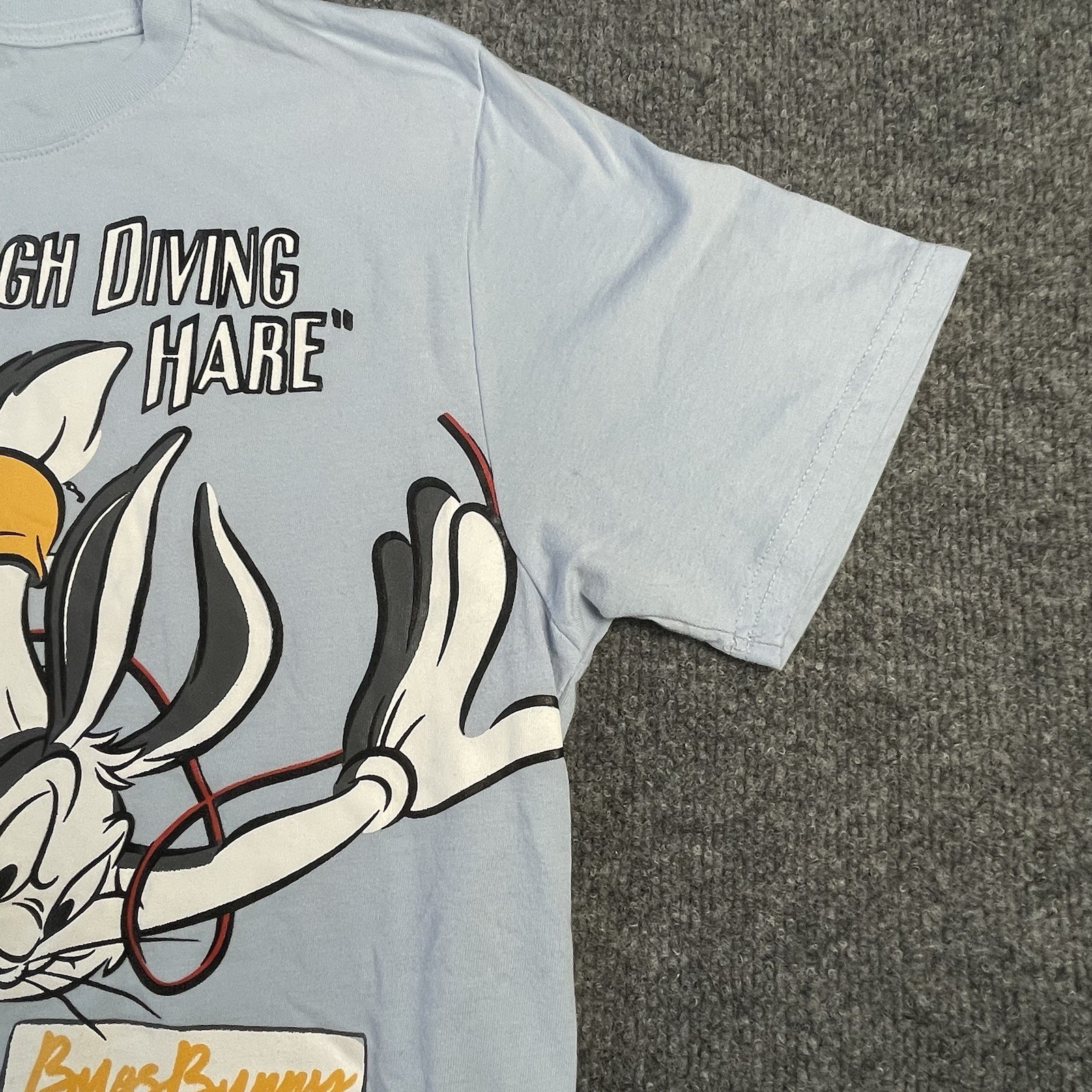 Looney Tunes T-Shirt Mens Medium Blue Bugs Bunny Graphic Print High Dive Diving