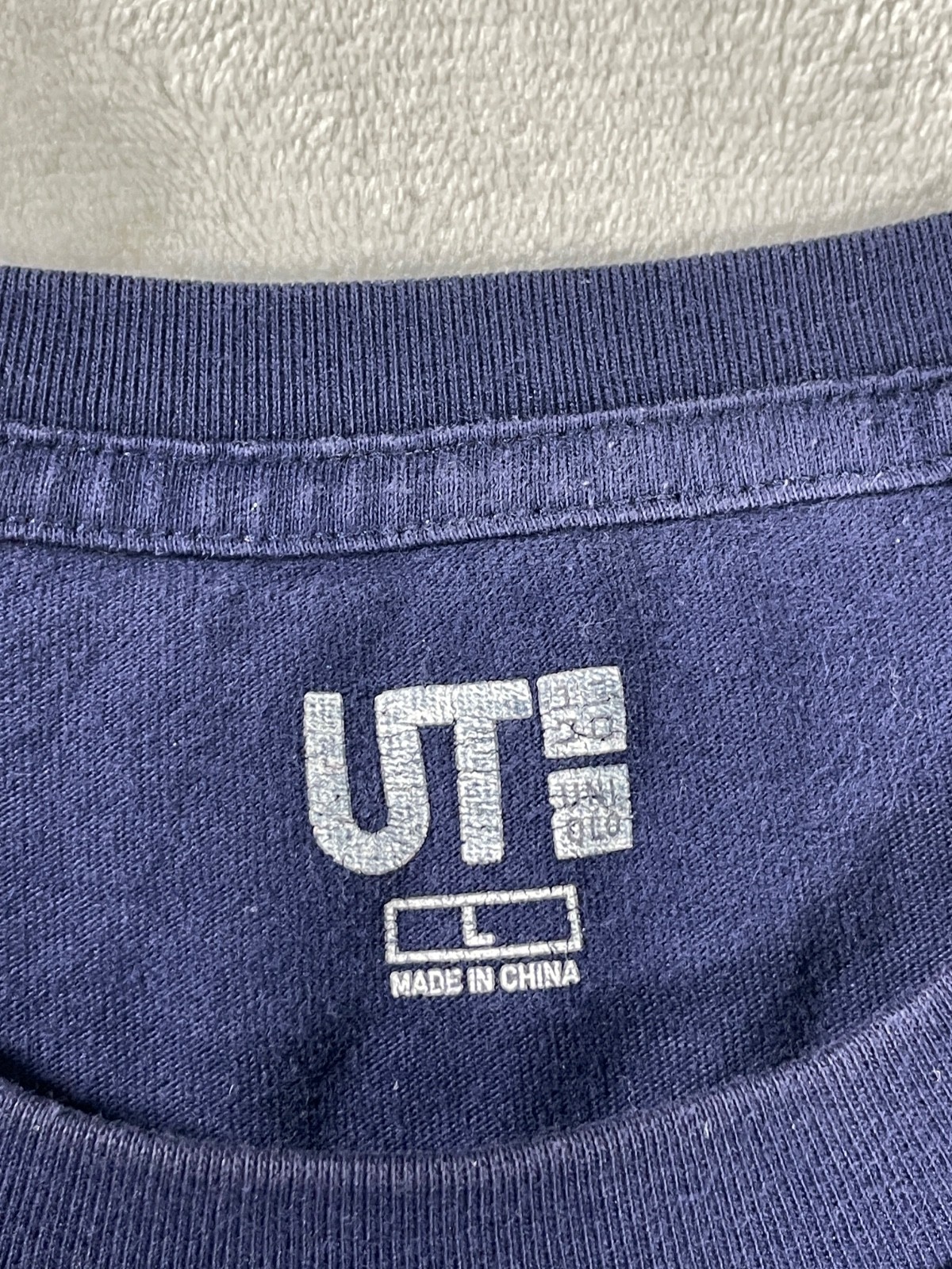 Uniqlo UT T-Shirt Mens L Navy Mt. Fuji Graphic Tee Japan Style Cotton