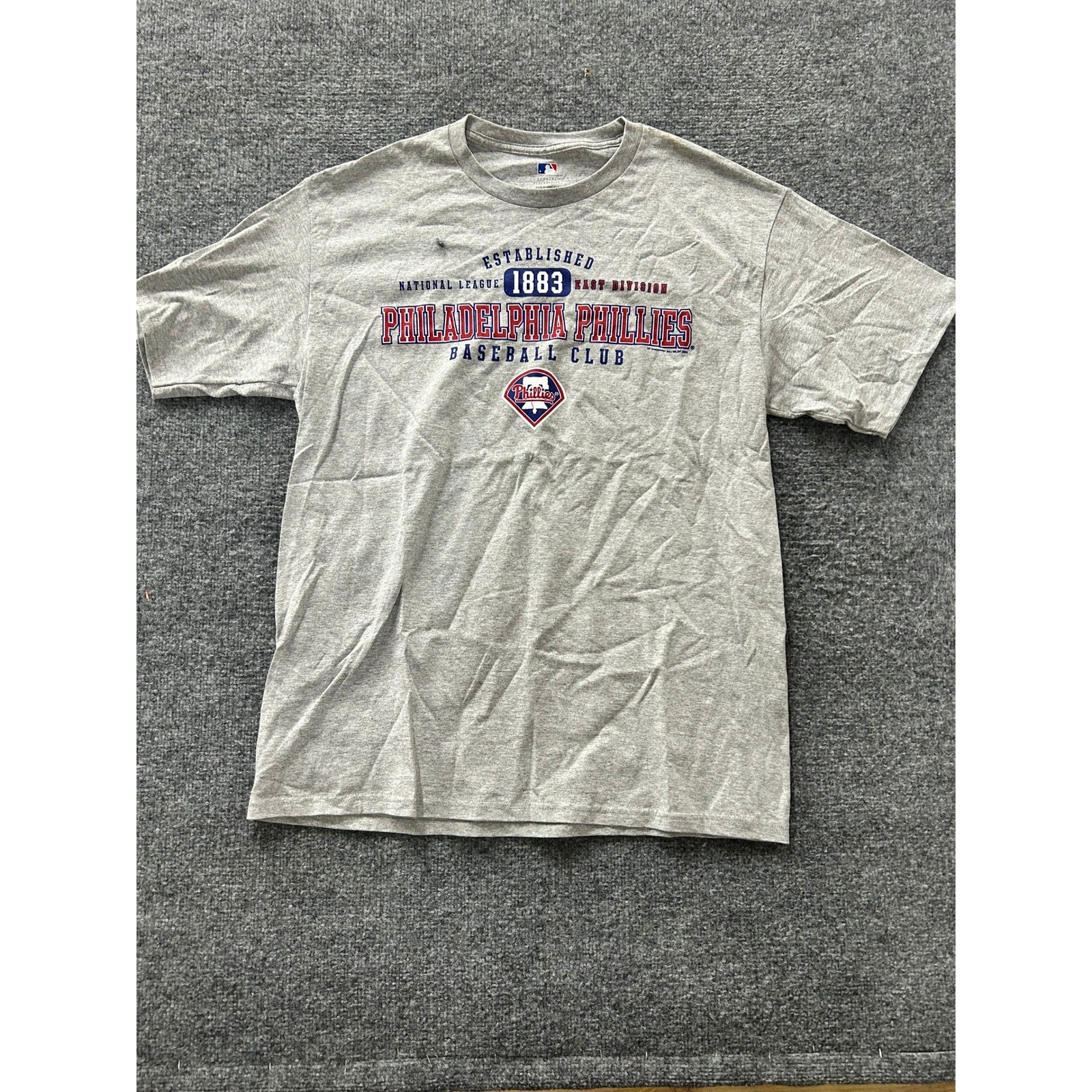 MLB T-Shirt Mens Size L Gray Philadelphia Phillies Baseball Club Graphic Sport