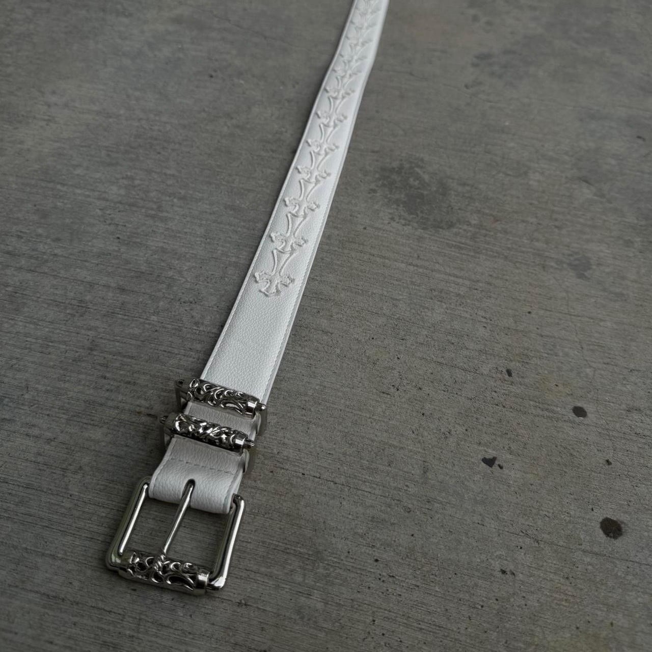 Dope White belt With A rolling Buckle