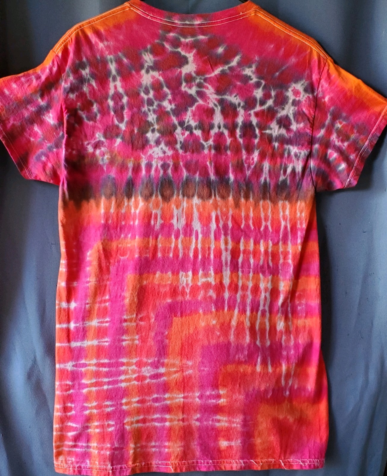 HANES 100% SIZE MEDIUM Cotton Tye Dyed Shirt Pre-washed WON’T FADE VERY SOFT