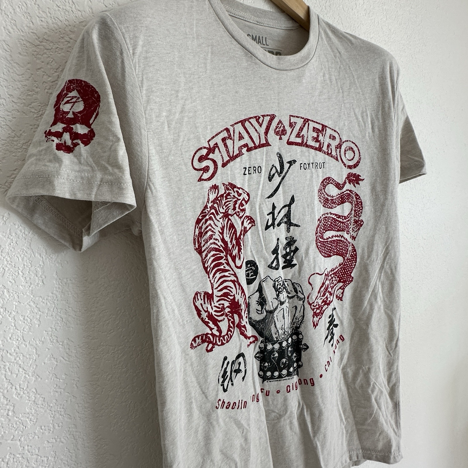 Zero Foxtrot Steel Fist Tee Light Gray Men’s Small NEW