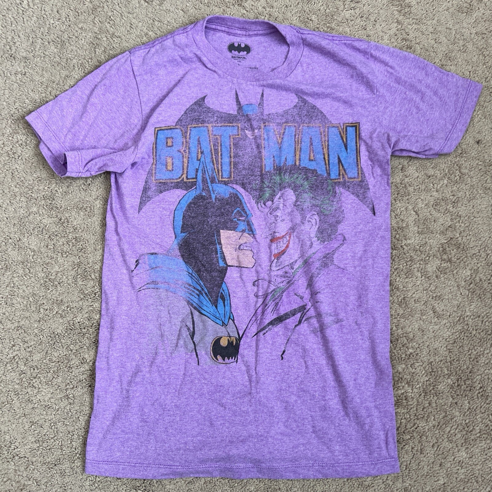 DC Comics Universe Classic Batman Logo Joker Face Off Purple T-shirt Size Small