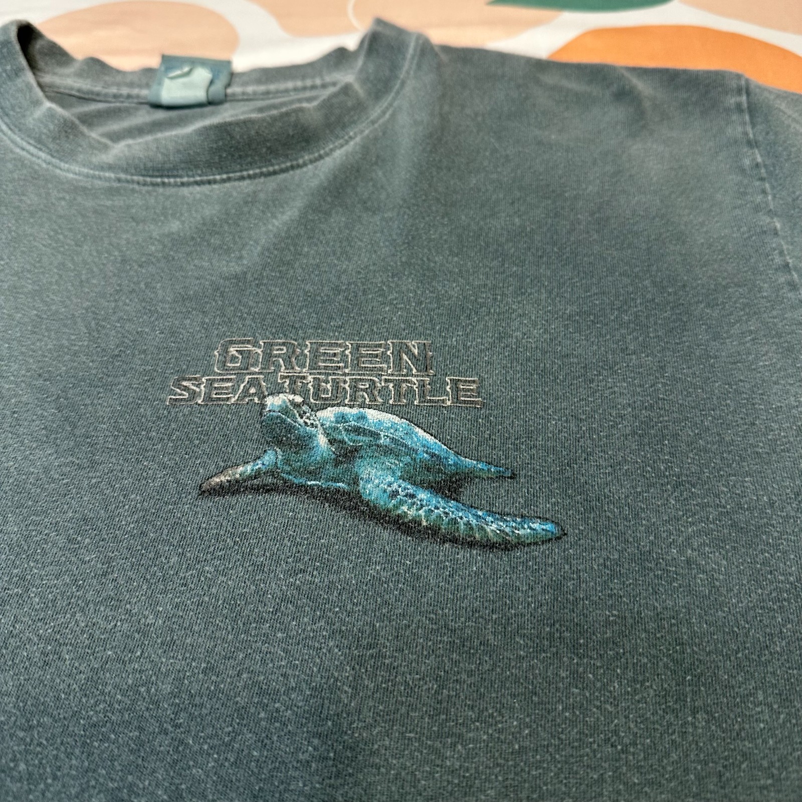 Crazy Shirts Pine Tree Dyed Shirt Men’s Medium Dark Green Turtle Beach Surfing