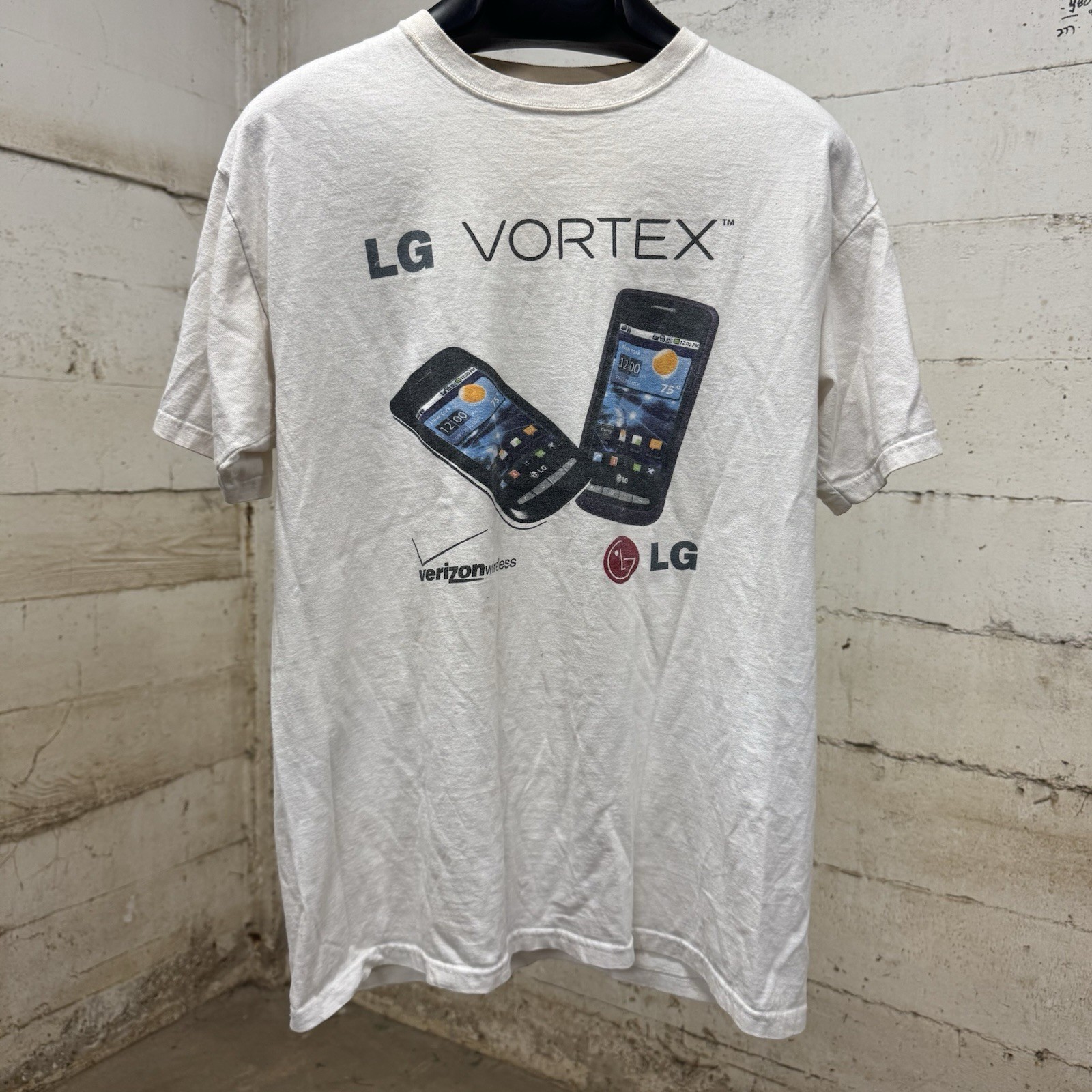 Vintage Y2K LG Cell Phone Promo Tech T-Shirt Verizon Size Medium Vortex Print