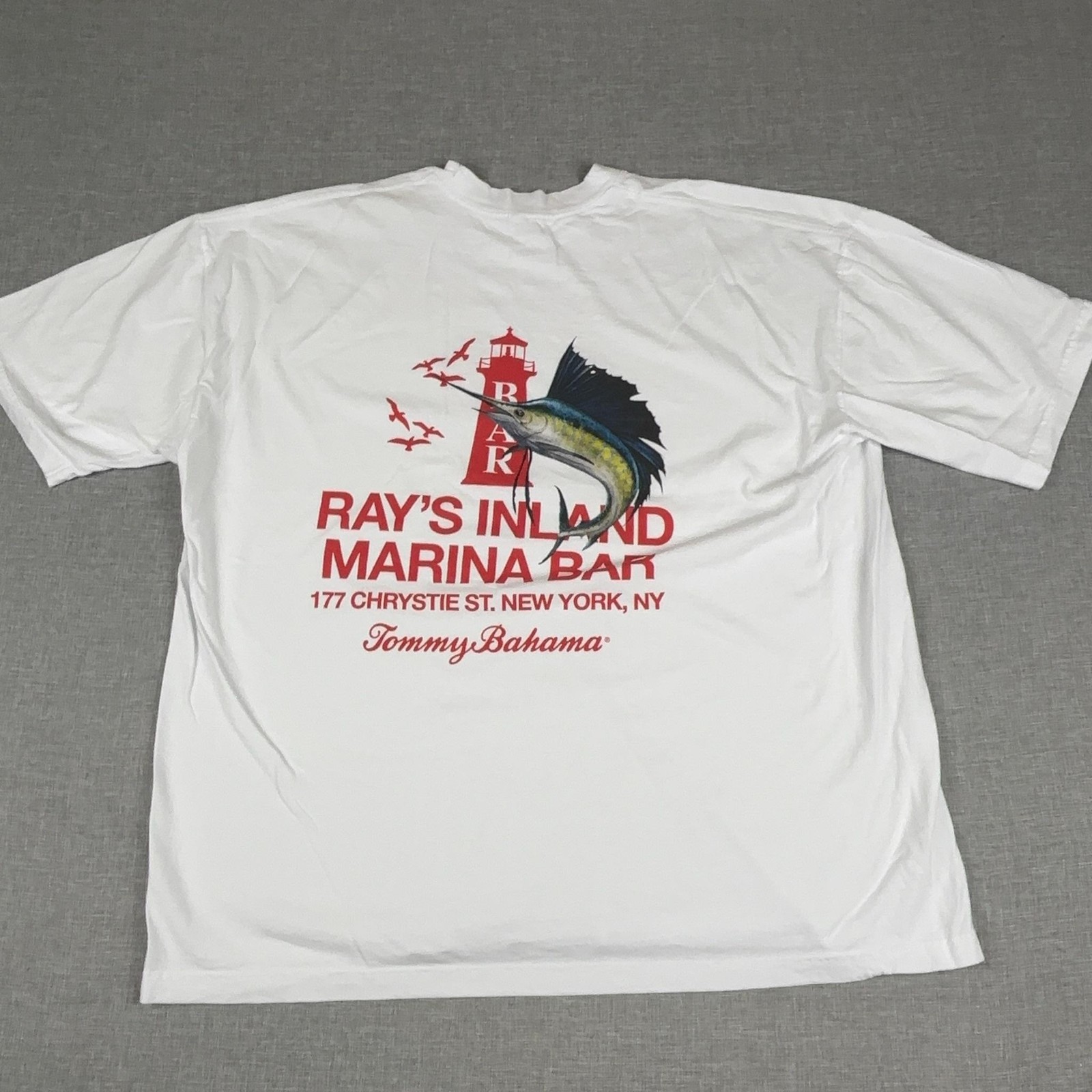 Tommy Bahama T-Shirt Mens 2XL White Rays Inland Marina Bar Graphic Tee
