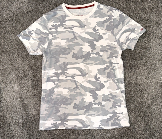 Rhone T-Shirt Men Medium Gray Swift Camo Breathable Performance Crewneck NWOT