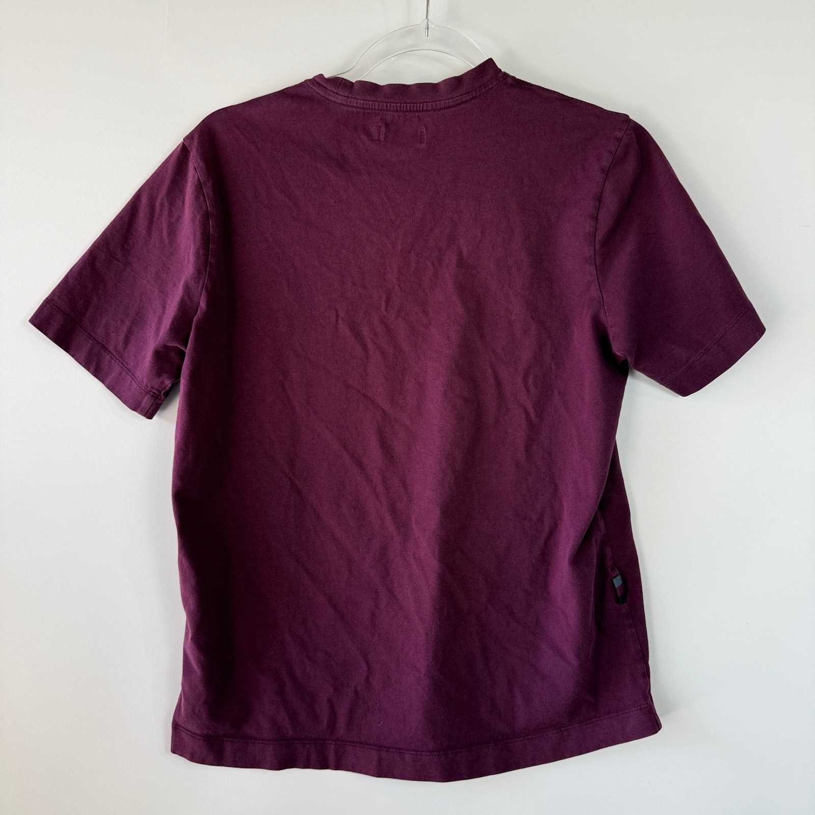 Rapha Logo Pocket T-Shirt Mens Small Burgundy Cotton Striped Trim LPK01XX
