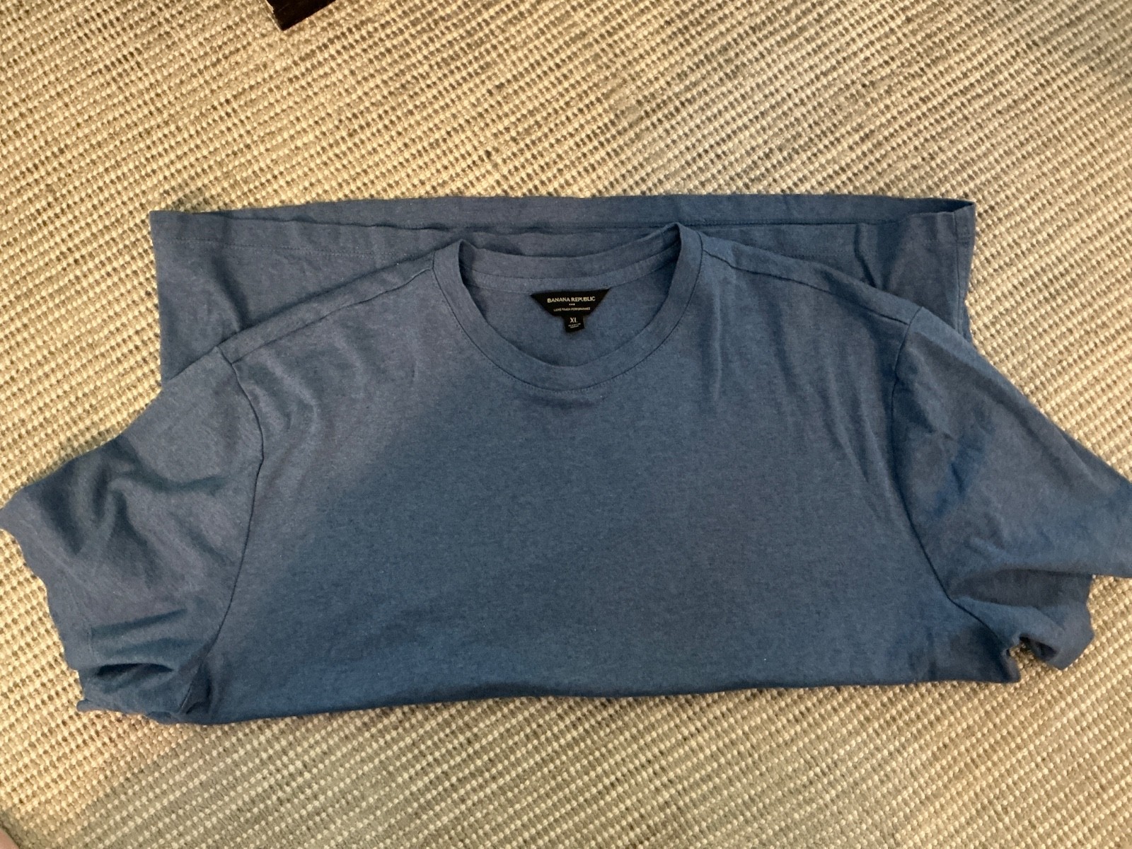 Banana Republic Men’s Luxe Touch Performance Tee, Gray, Size XL