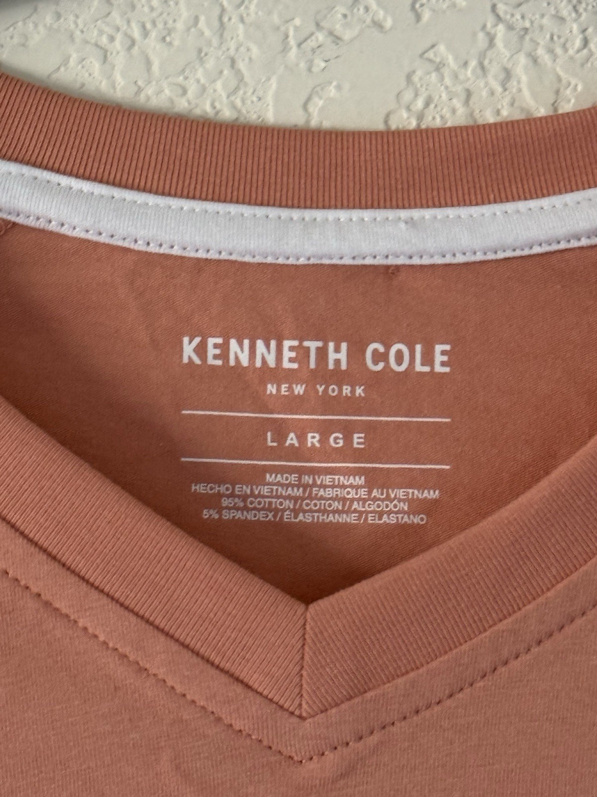 Kenneth Cole Large Knit V-Neck T-Shirt Peach Bloom Soft $49