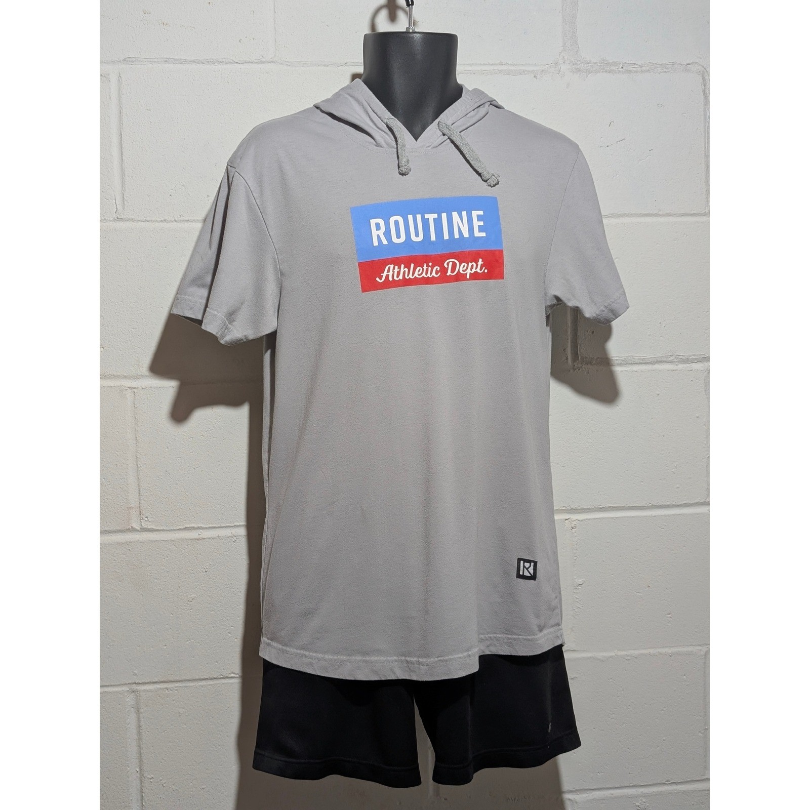 Routine Athletic Dept Short Sleeve Hoodie Gray Mens Graphic T Shirt Top Medium