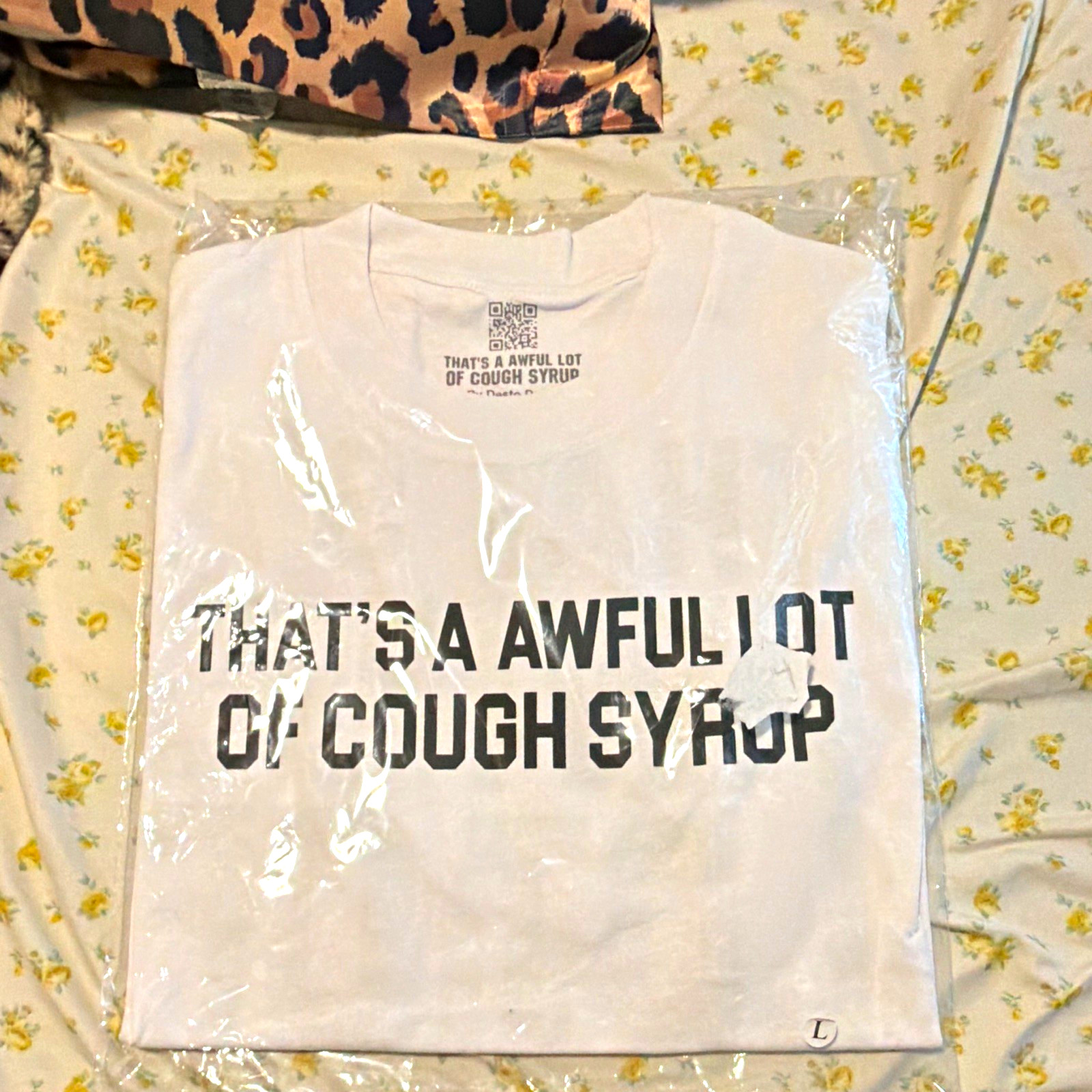 Men’s White Graphic Logo Crew Neck T-Shirt “THAT’S A AWFUL LOT OF COUGH SYRUP” L