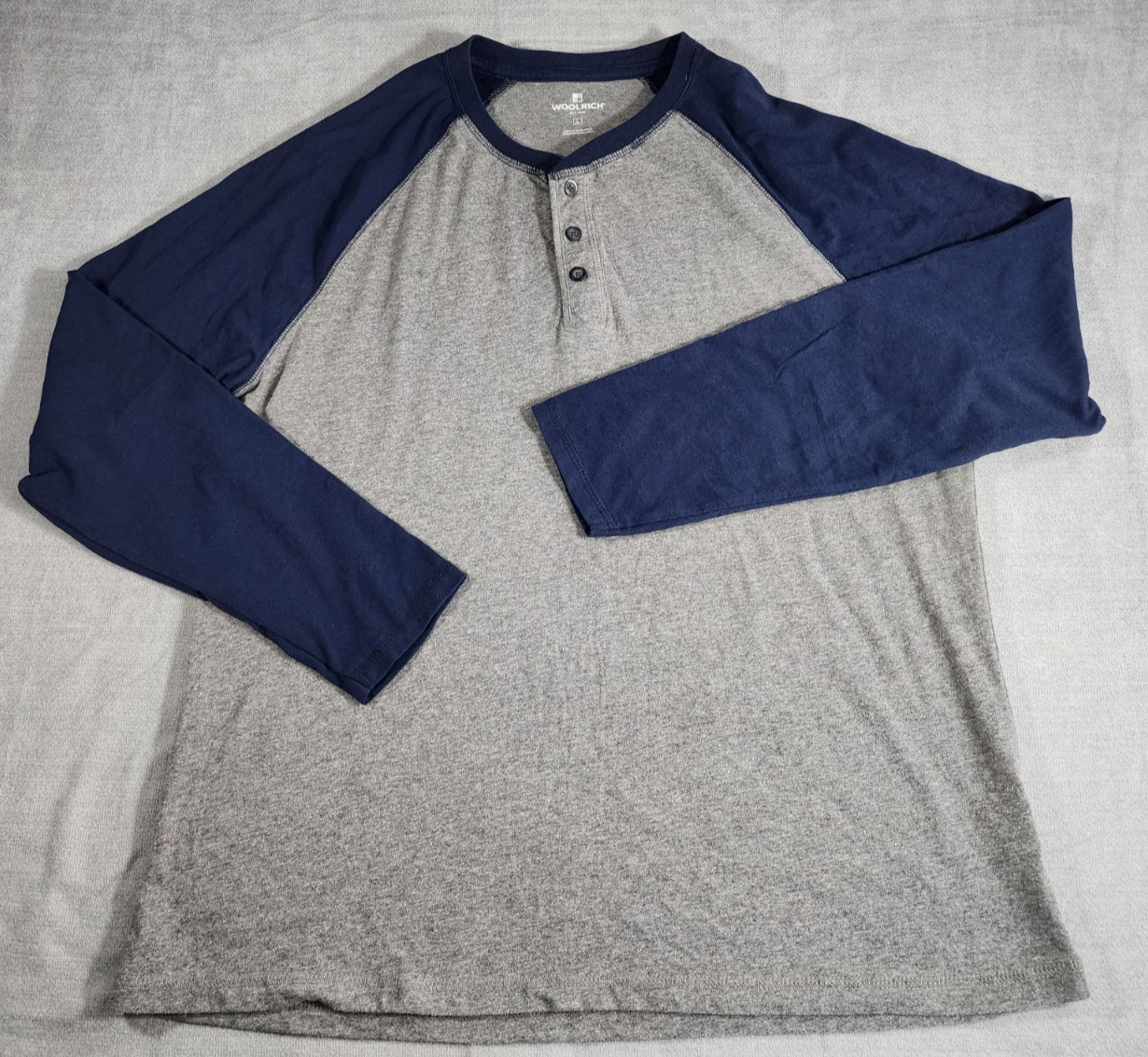 Woolrich Men’s Large Blue Long Sleeve Henley Shirt Cotton Collarless Pullover