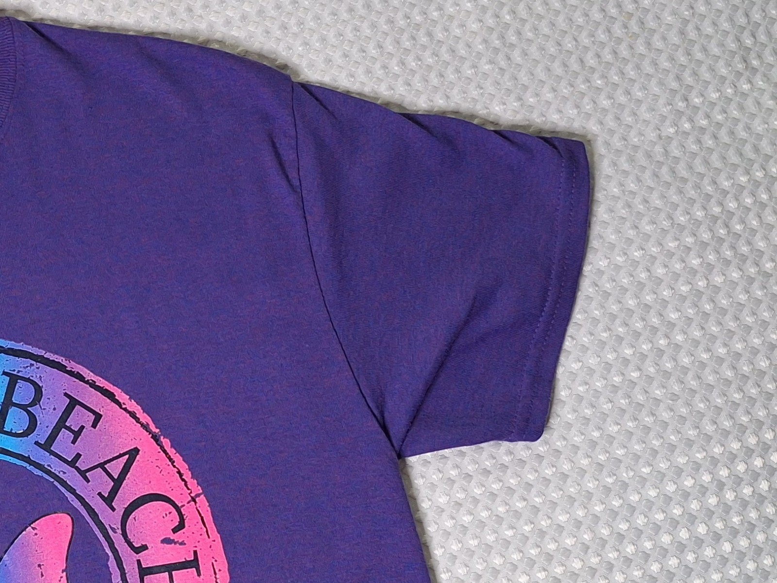 Daytona Beach Florida Souvenir Butterfly Colorful Purple T-shirt Size M Gildan