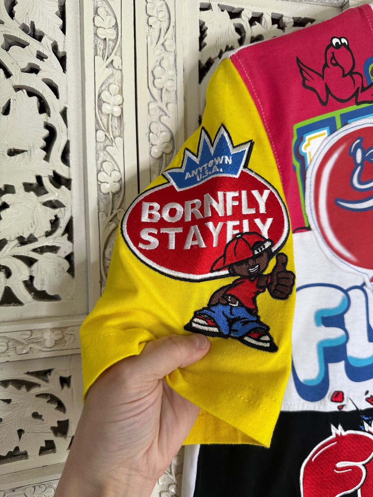 Born Fly Stay Fly Short Sleeve Candy Themed Graphic T Shirt Sz Small