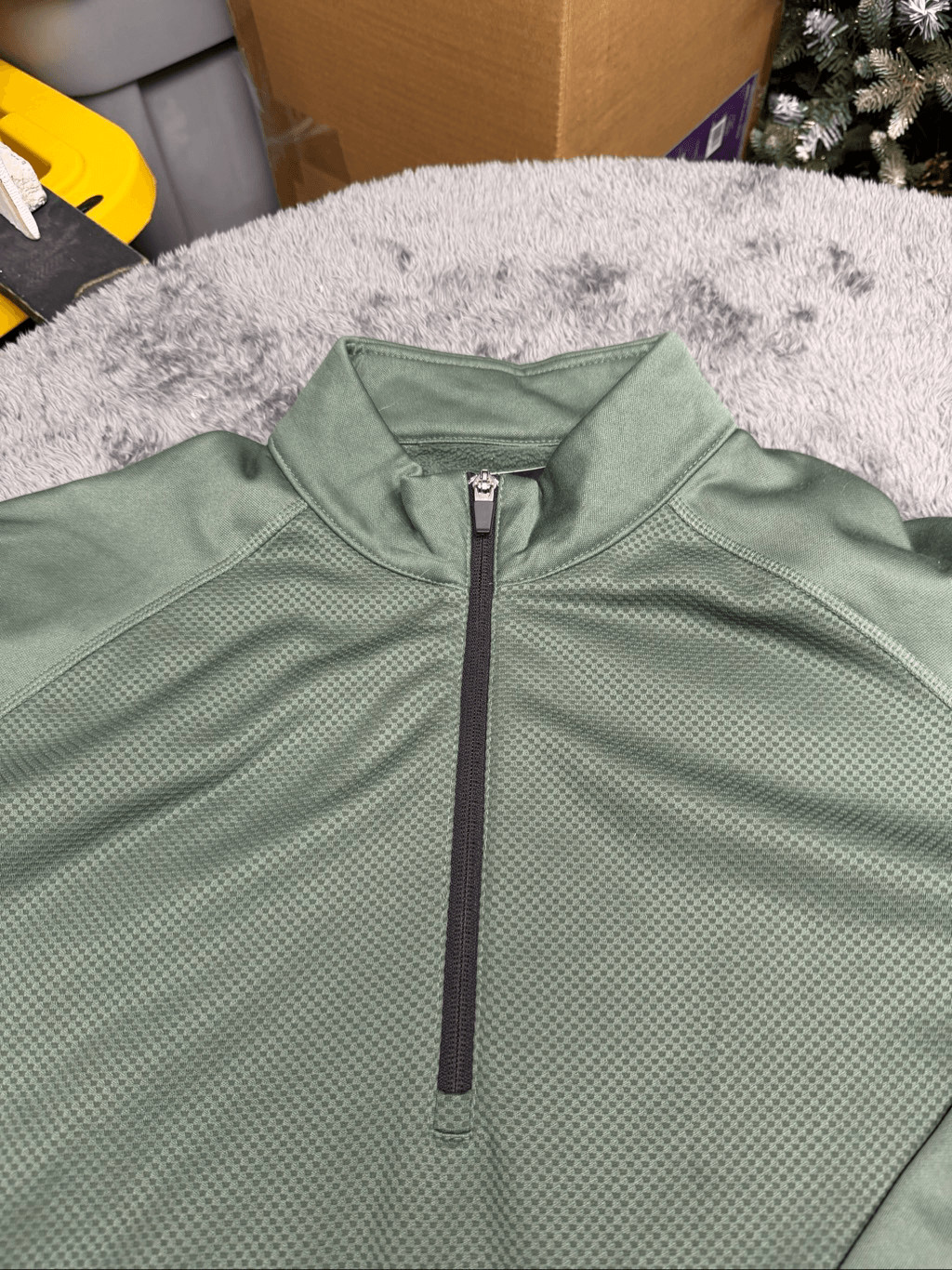PGA Tour 1/4 Zip Pullover Size Men’s XL in Green!