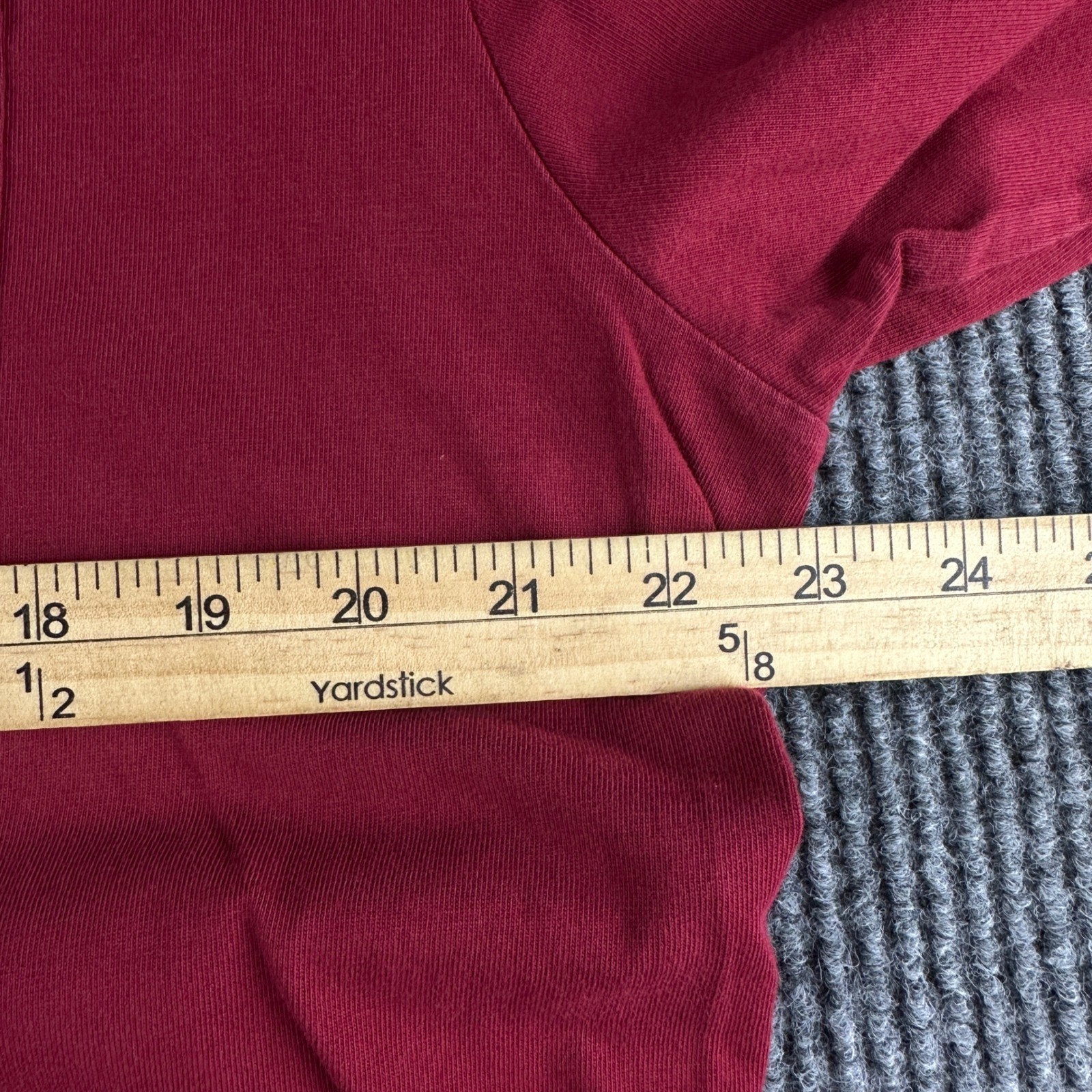 Vineyard Vines Mens Long Sleeve Whale Pocket T-Shirt Red Size Large
