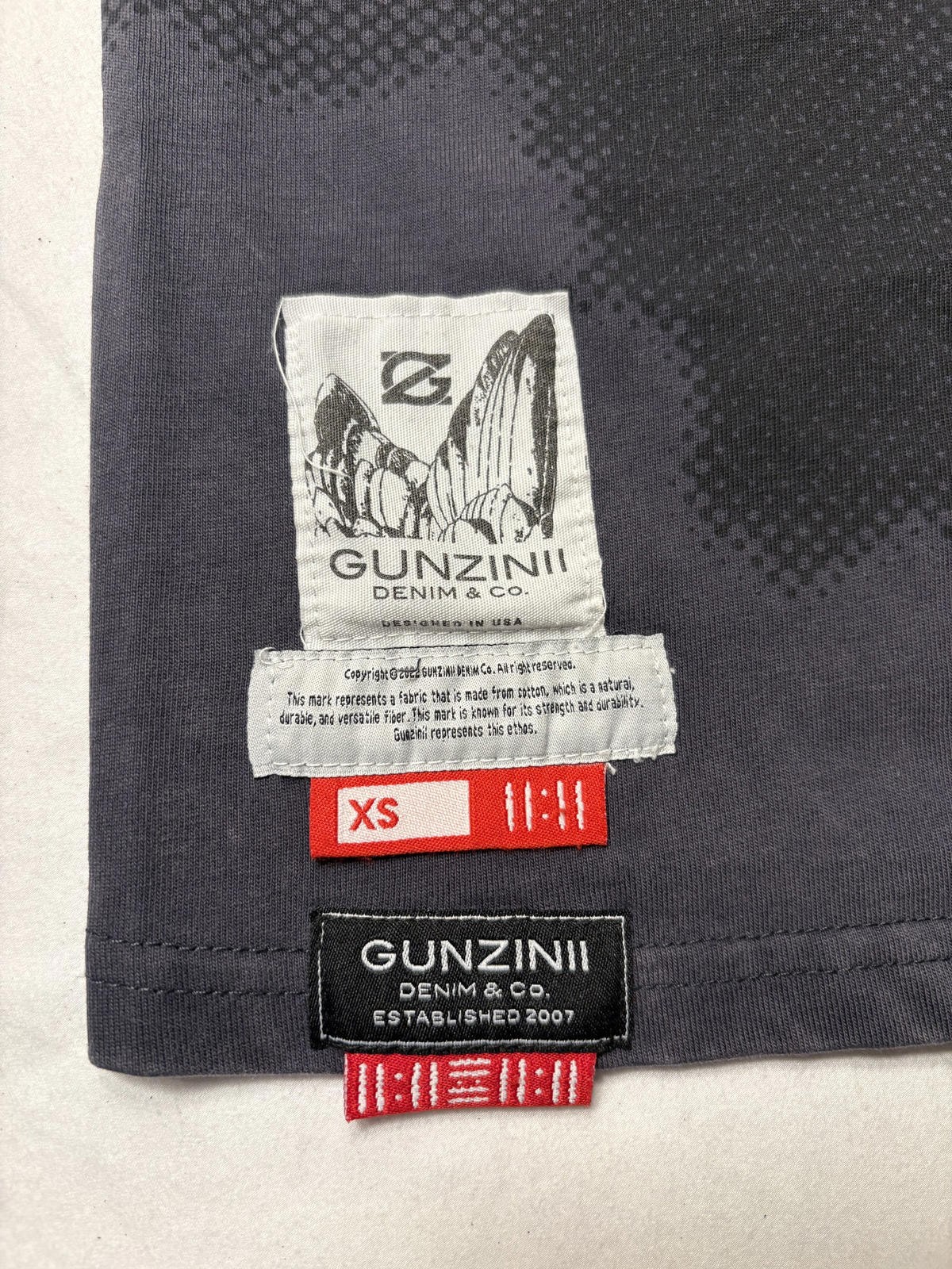 Gunzinii streetwear t shirt great condition