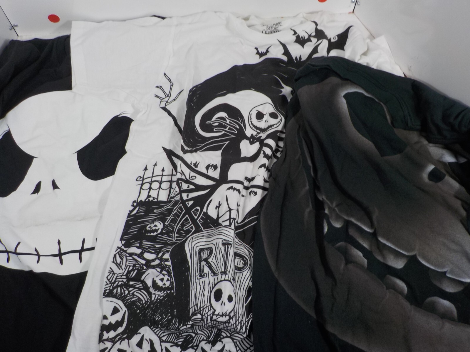 N A312 Disney Nightmare Before Christmas Size Small T-Shirt Lot (B)
