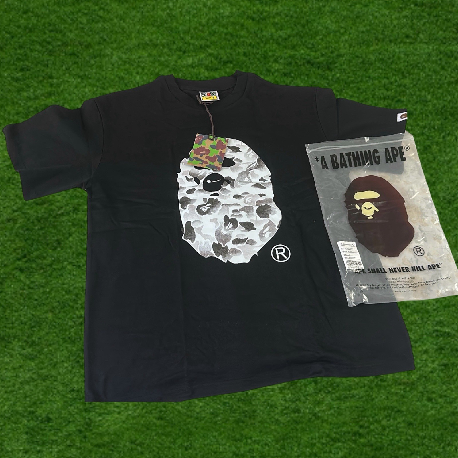 A Bathing Ape BAPE Ape Head Logo Graphic Crew Neck Tee White Mens L
