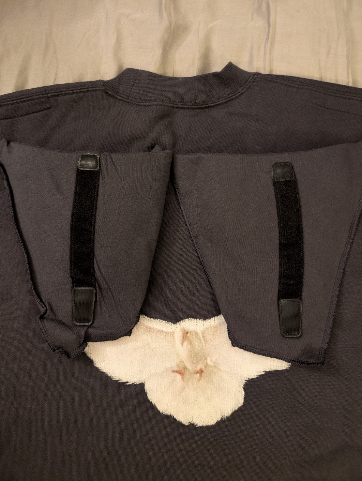 New Yeezy x GAP x Engineered by Balenciaga – L Dove Seamless Tee Oversized