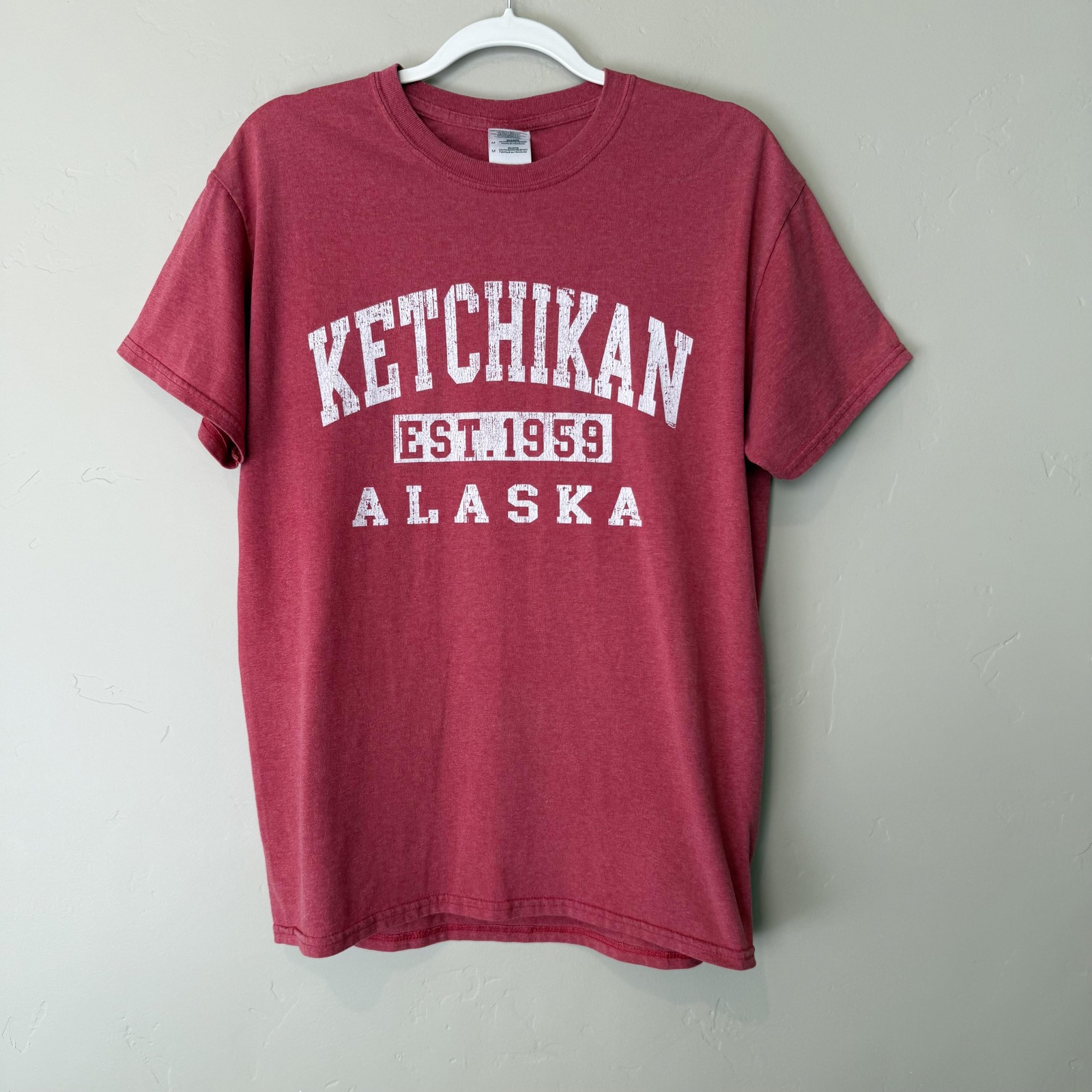 Ketchikan Alaska Shirt Mens Medium Red Est 1959 Graphic Tee Gildan Souvenir