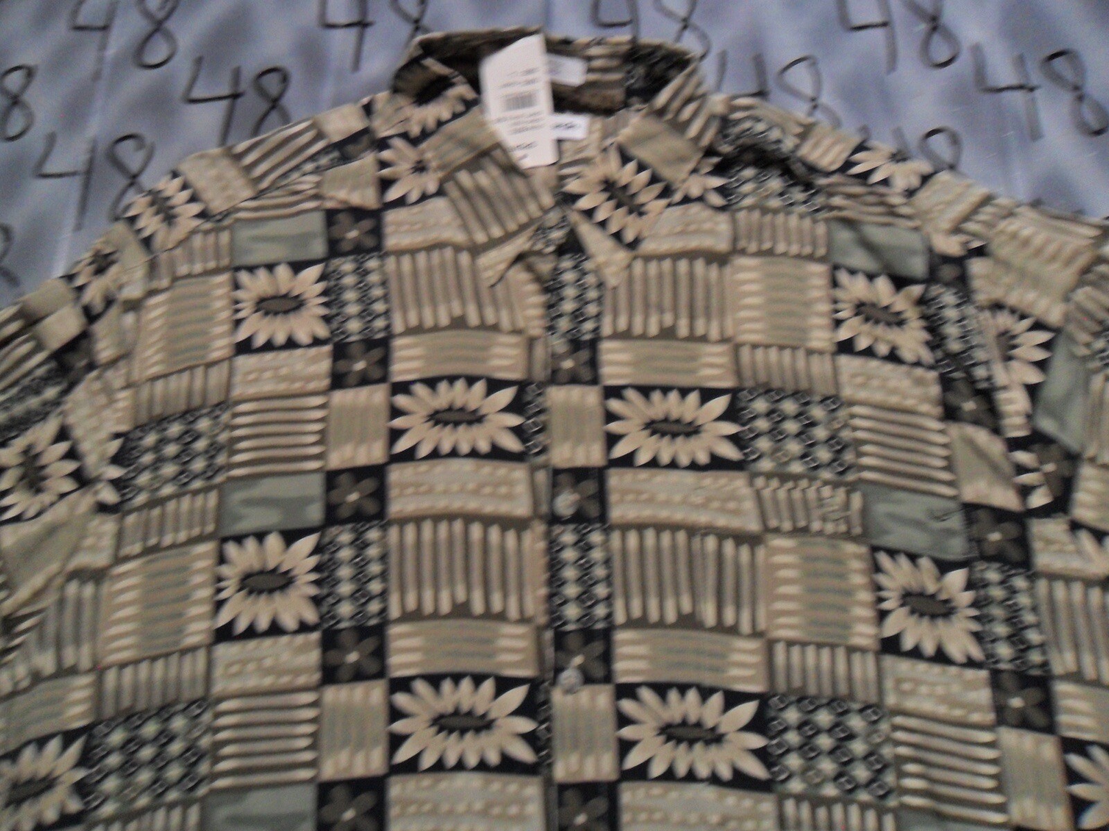 Large NWOT Pierre Cardin 100% Rayon Hawaiian Pattern￼ (fit Size XL) Shirt