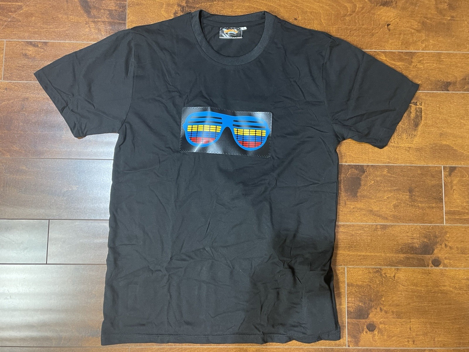 El Flashing Sound Activated LED T-Shirt Sunglasses EQ Black Short Sleeve Large