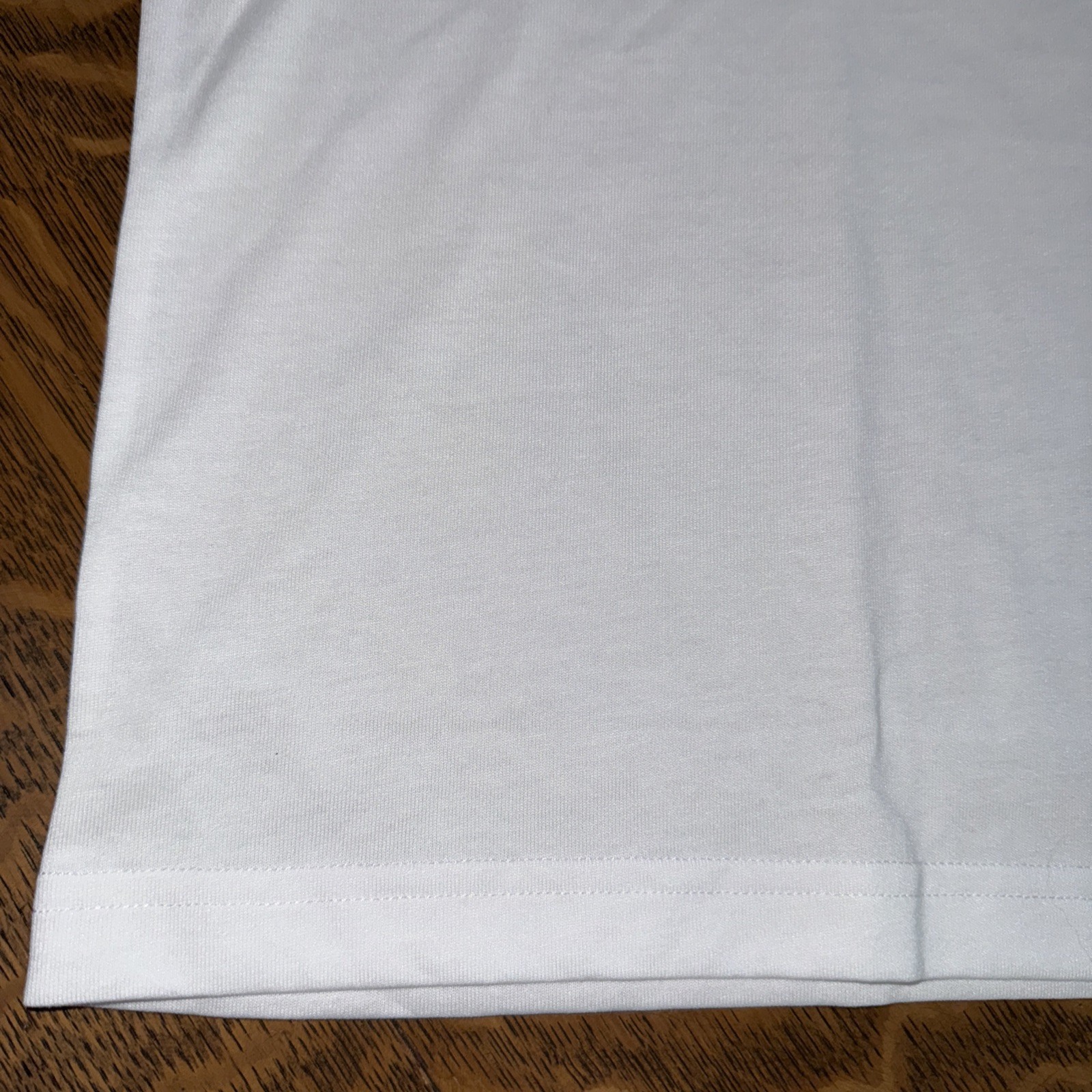 Duluth Trading Co.Men’s 40 Grit L Standard Fit Untucked Length White T-Shirt NWT