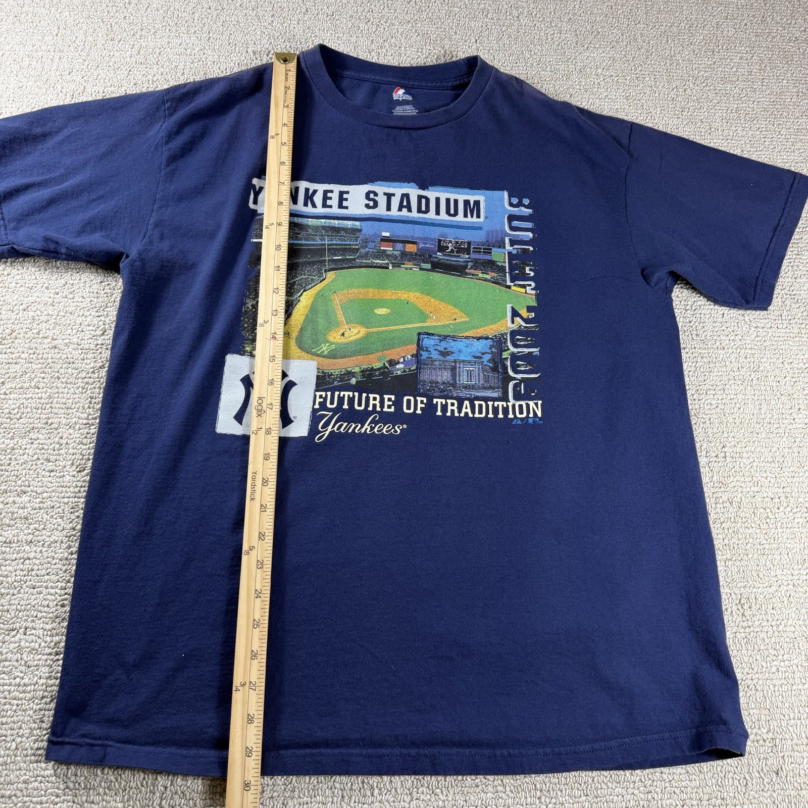 Majestic New York Yankees Stadium Logo Distressed T-Shirt Blue Men’s Size XL