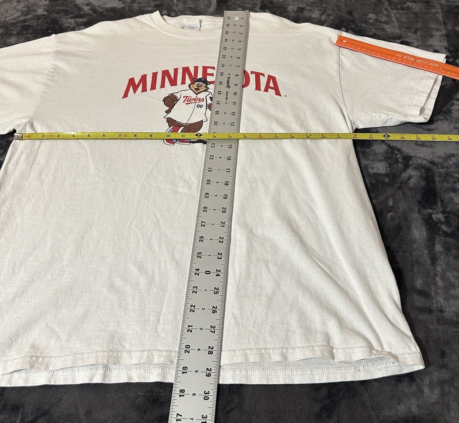 Minnesota Twins TC Bear Shirt Men XL White Short Sleeve Crew Neck Port & Company