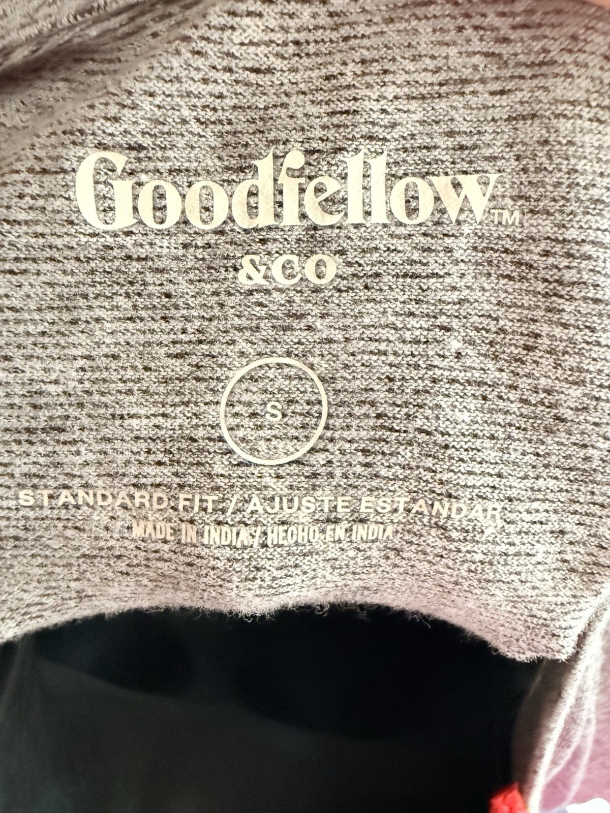 Goodfellow & Co Gray Solid T-Shirt S Short Sleeve V-Neck Standard Fit