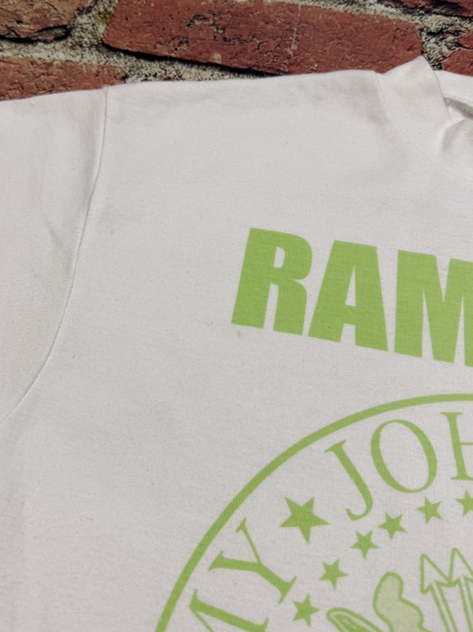 The Ramones Crest Logo T Shirt Small American Eagle 1234 Punk Band Mock Neck