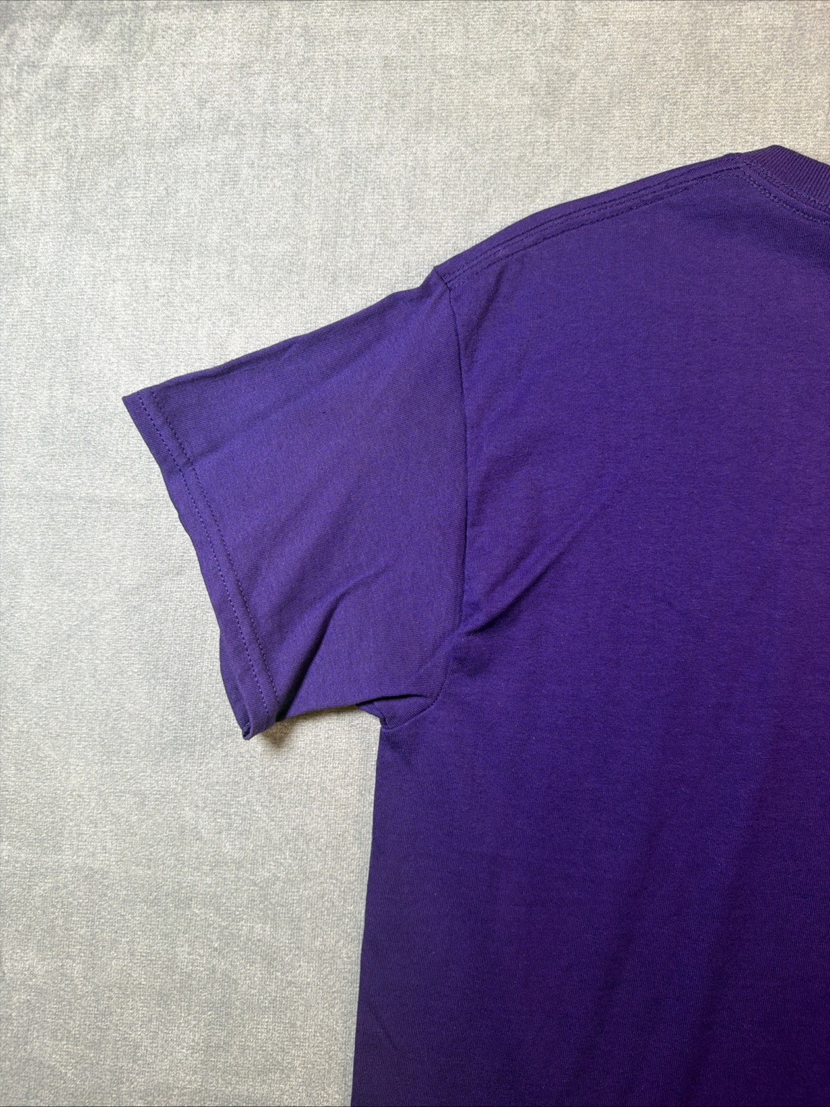 *NWT New Orleans French Quarter Studded Design T-shirt Size M Purple