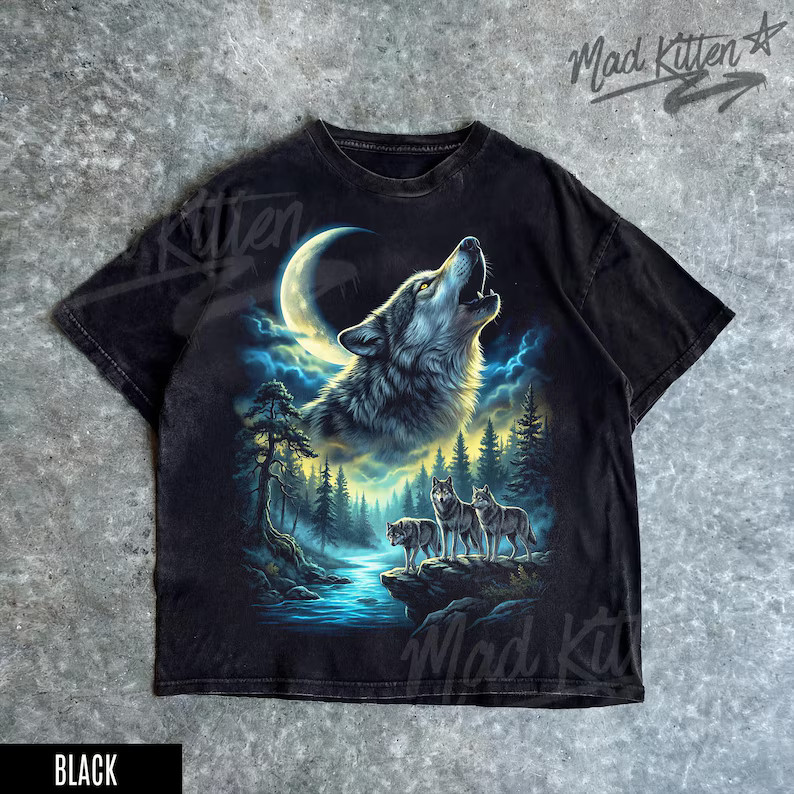 Vintage Wolf Graphic Comfort Tee