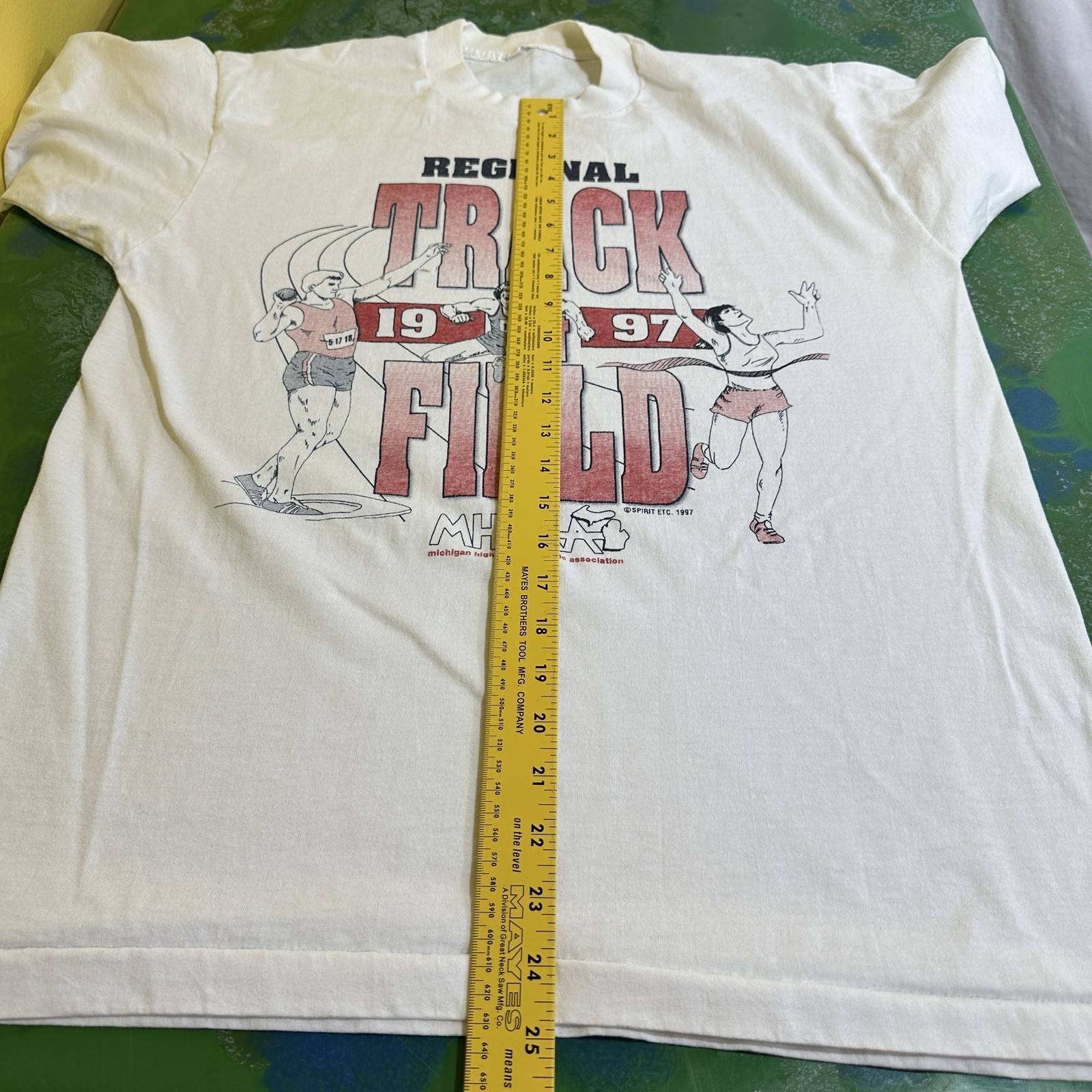 Vintage Single Stitch MHSAA 1997 Track & Field Distressed T-Shirt M Michigan Tee