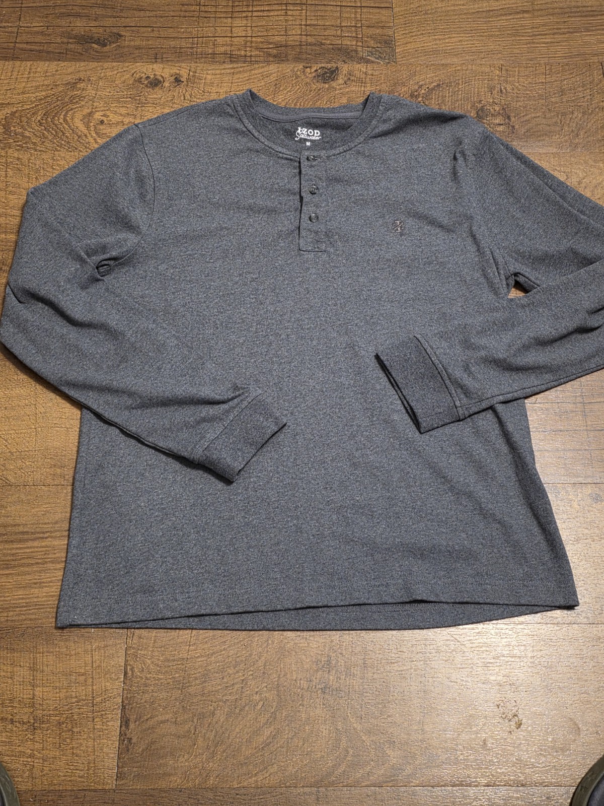 IZOD Saltwater Jersey Mountain Henley Carbon Heather Gray Men’s Medium Shirt