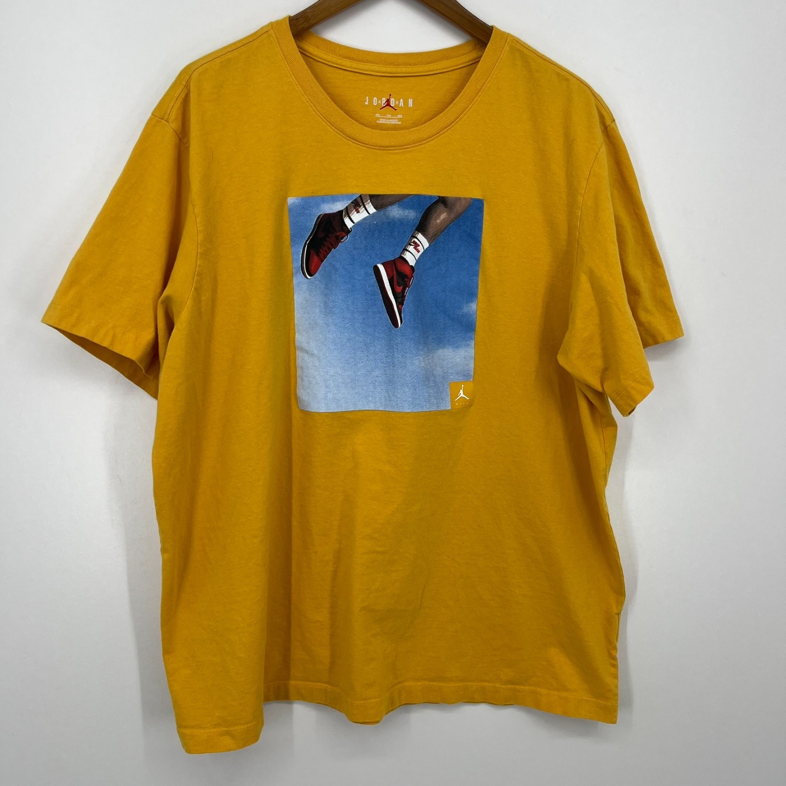 Jordan T-Shirt Men’s Size 2XL Yellow Sneakerhead Short Sleeve Crew Neck