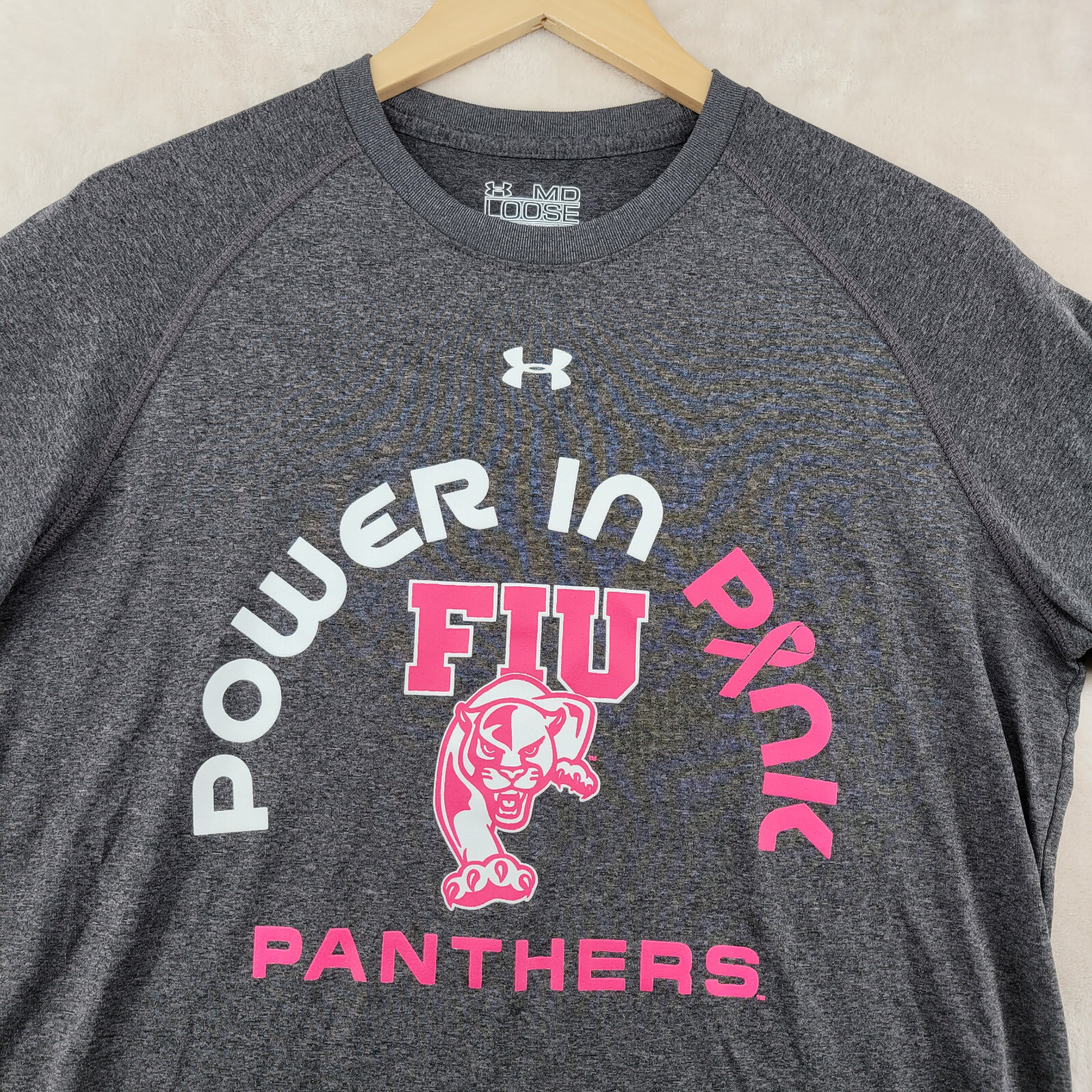 Under Armour Heatgear Loose Fit Men Size M FIU Panthers Crew-Neck T-Shirt