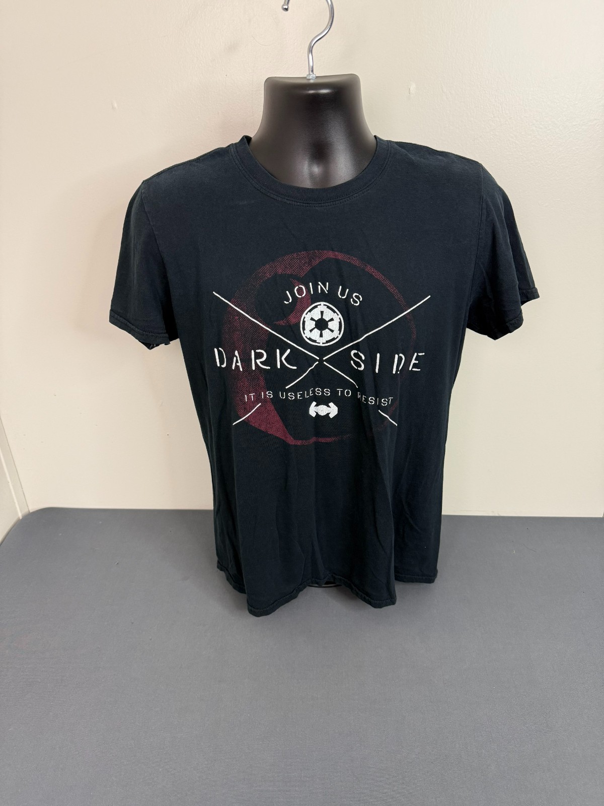 Star Wars Men’s Join Us Dark Side Cotton Crew Neck T-Shirt Black Sz Medium FLAW