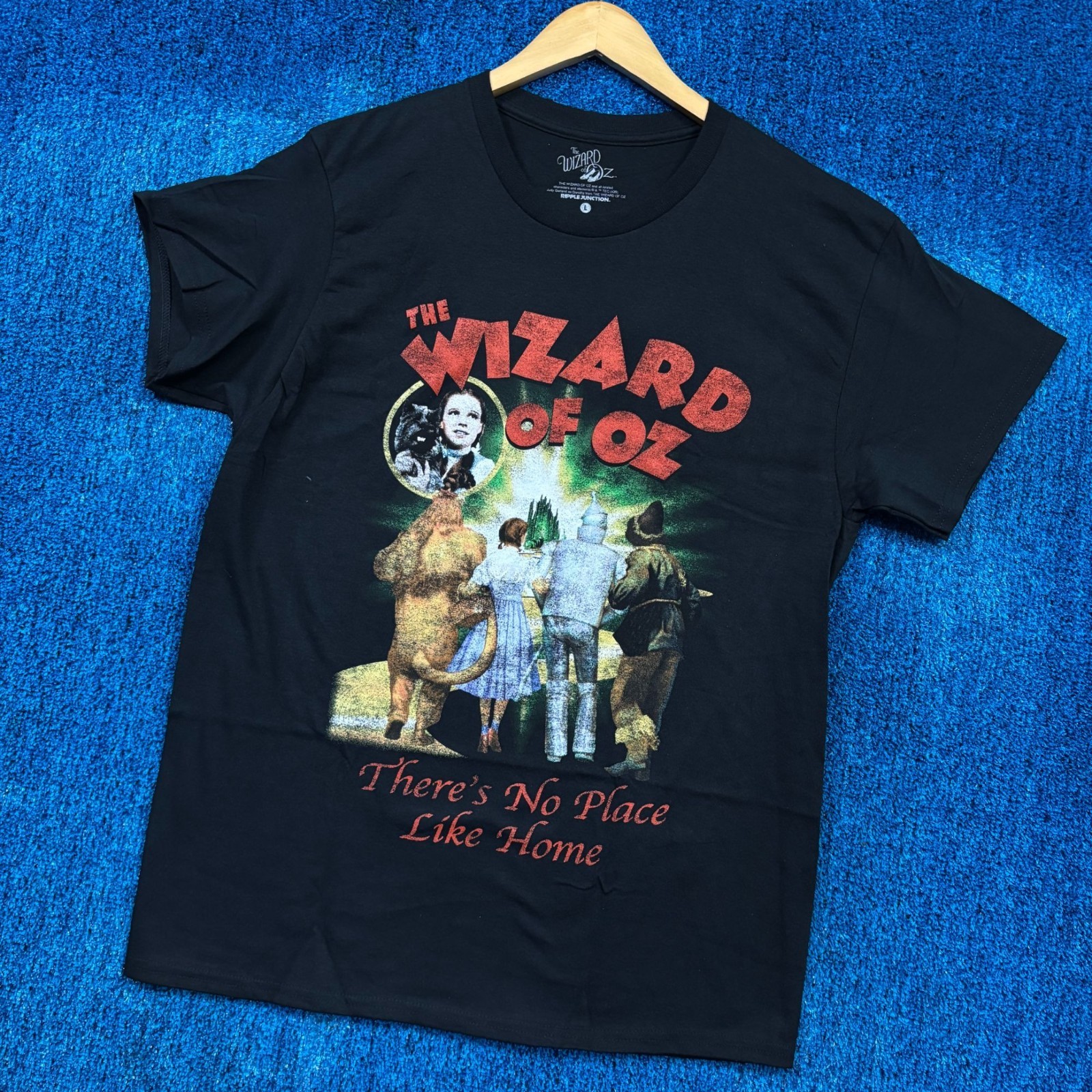 The Wizard of Oz Dorothy & Friends No Place Like Home Tee L
