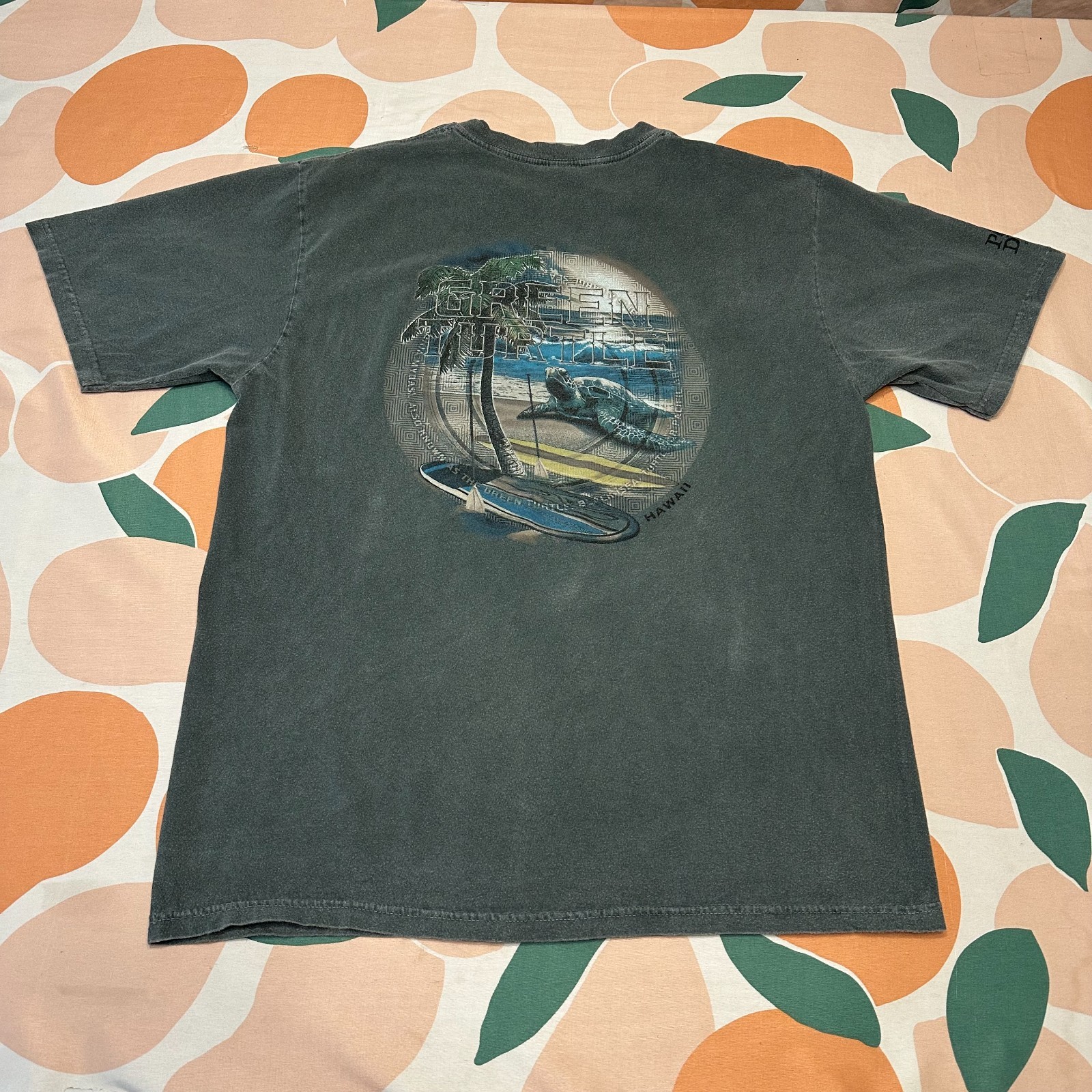 Crazy Shirts Pine Tree Dyed Shirt Men’s Medium Dark Green Turtle Beach Surfing