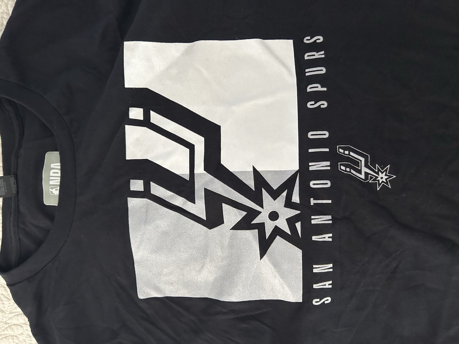 San Antonio Spurs NBA Long-sleeve T-Shirt Large. 20S