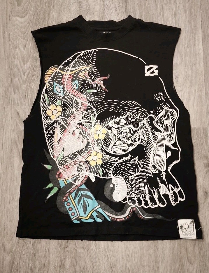 Gunzinii Skull & Bones Black Graphic T-shirt Size Medium Cut Off Sleeve
