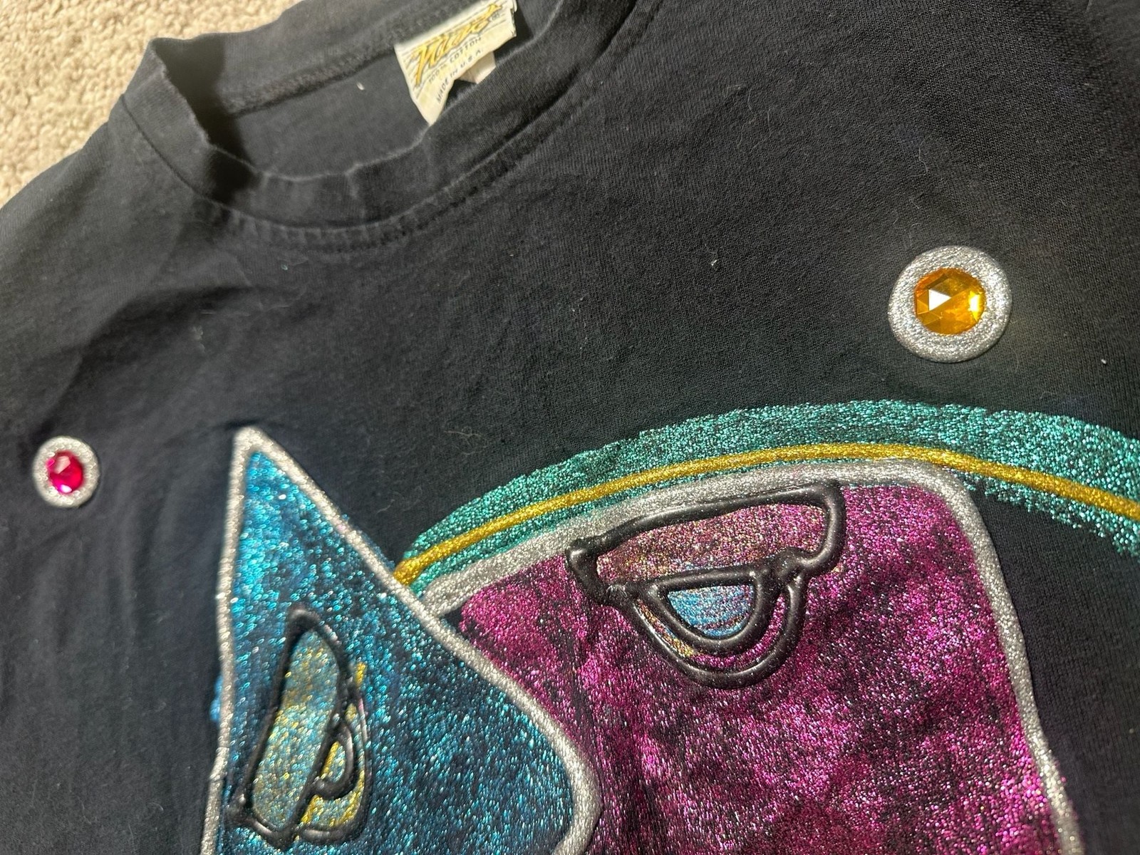 Vintage 90s Fast Wearable Art Abstract Faces Puff Paint Embellished T-Shirt