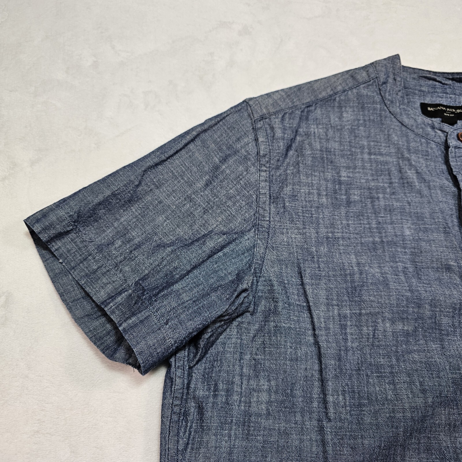 Banana Republic Henley Shirt Mens M 100% Cotton Pocket Button Up Chambray Denim