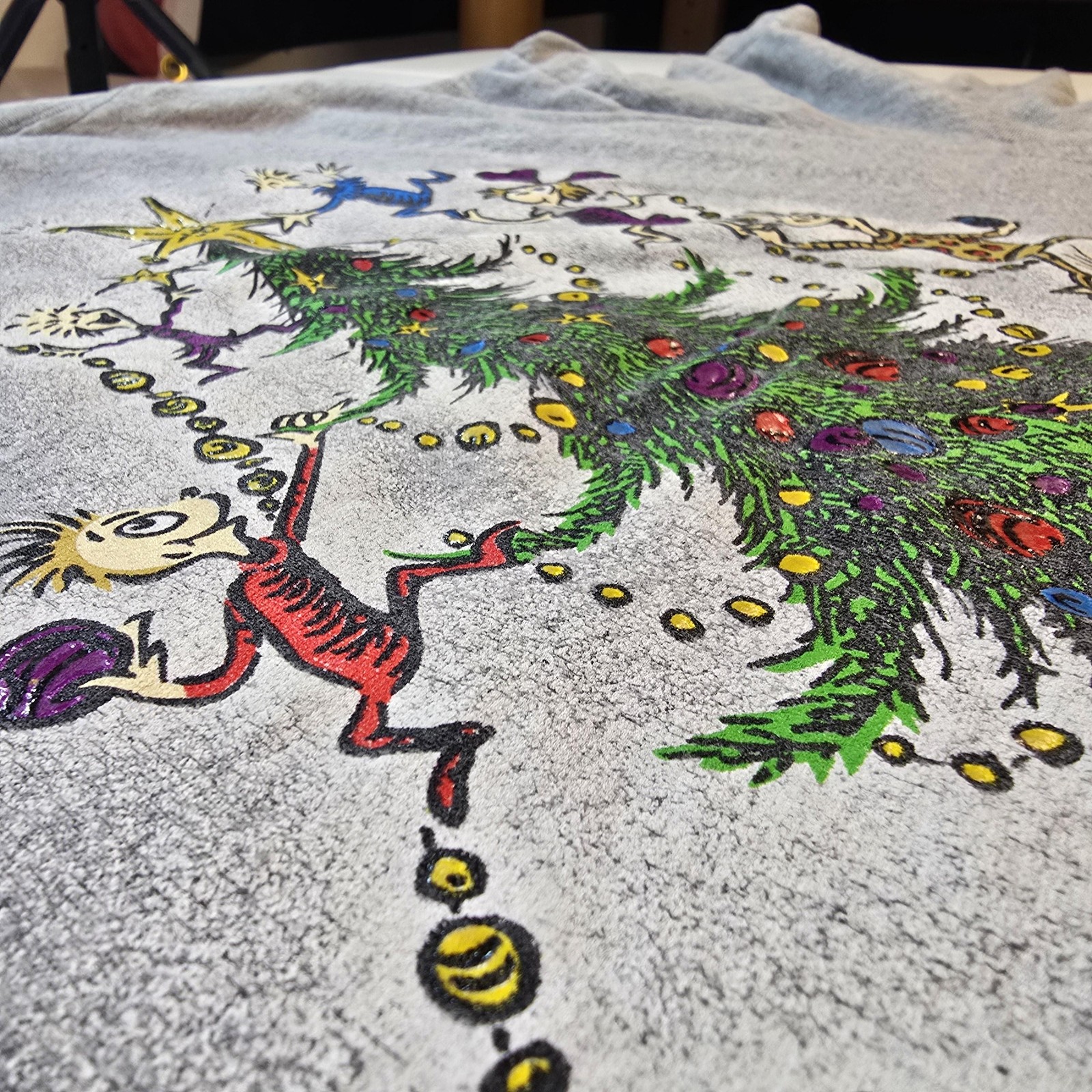 Vintage Dr. Seuss Grinch Shirt Mens Medium Gray Christmas Double Sided 00s 2001