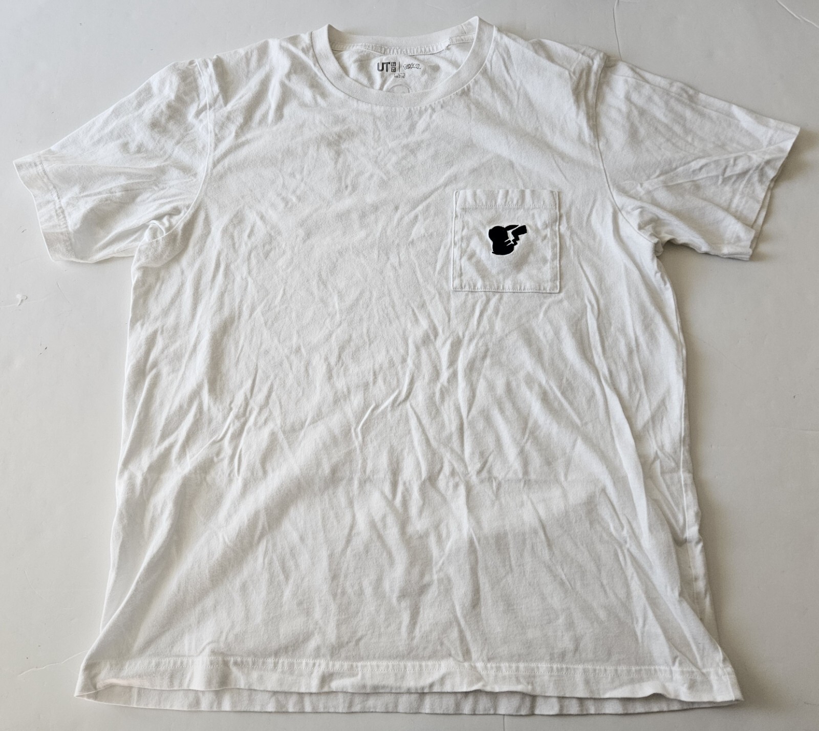 UT UNIQLO Pokemon Gotta Catch ‘Em All…! T-Shirt w Pikachu Pocket, White, Large